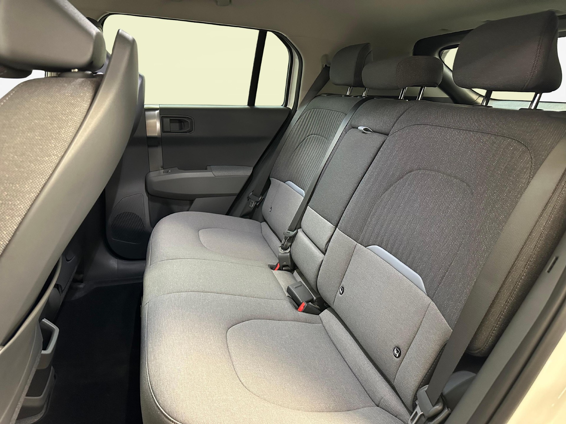 KIA EV3 81 kWh Earth-image-9