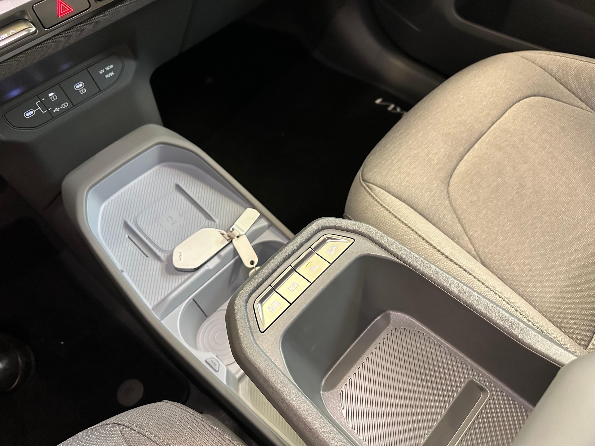 KIA EV3 81 kWh Earth-image-8