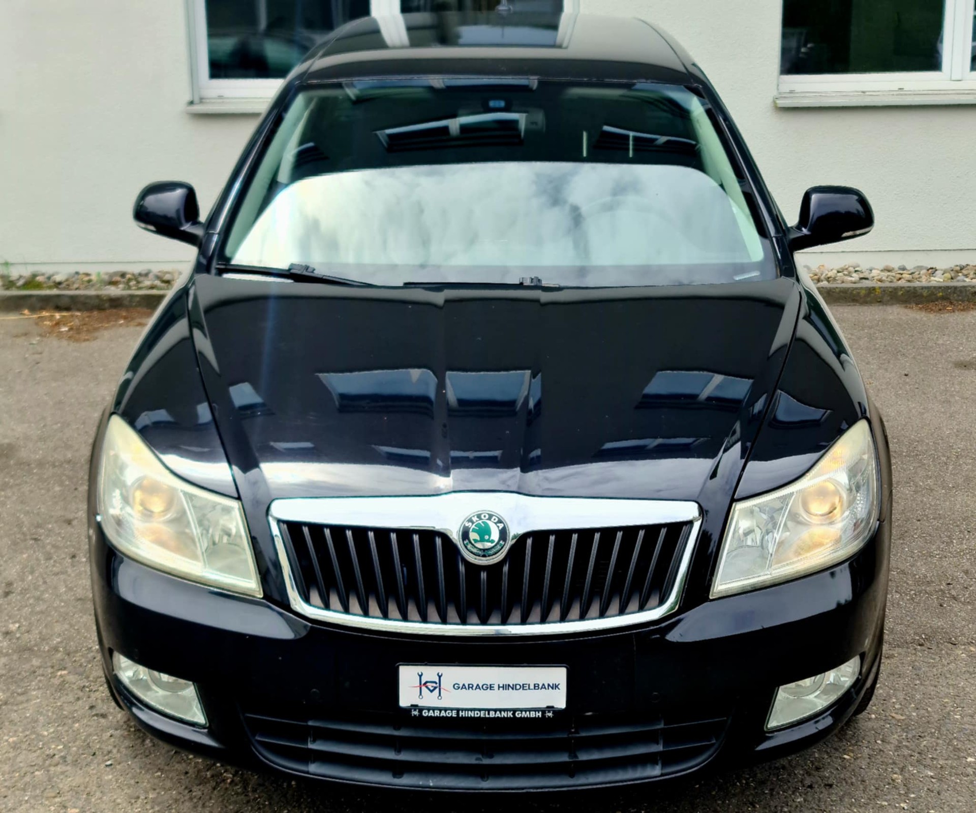 SKODA Octavia Combi 1.8 TSI 50Years 4x4-image-2