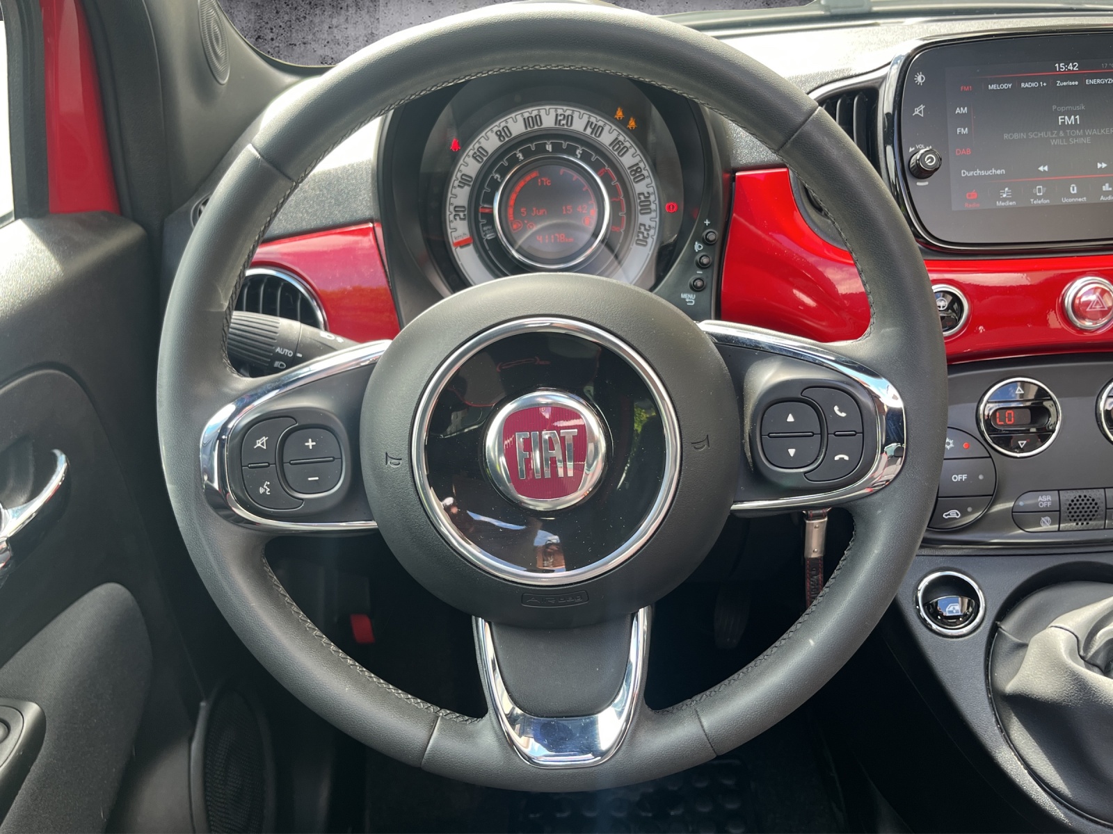 FIAT 500C 1.0 Hybrid Red-image-9