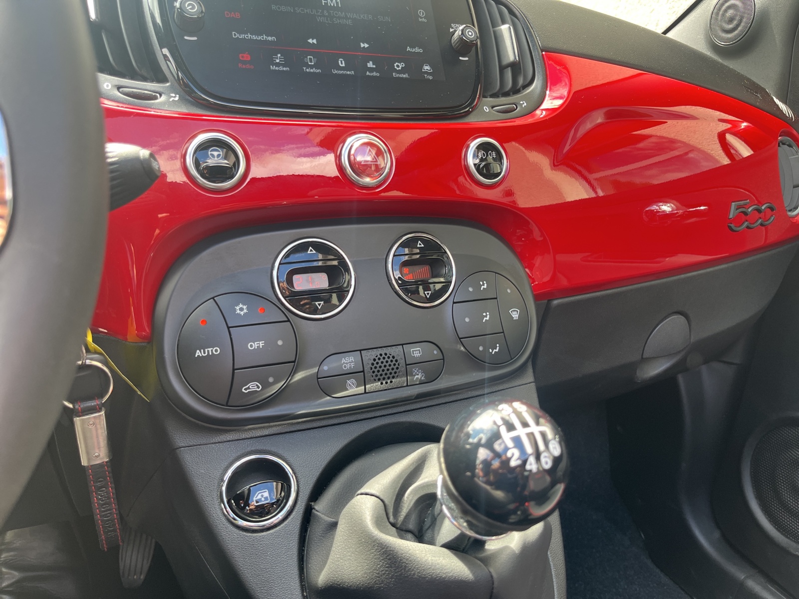 FIAT 500C 1.0 Hybrid Red-image-11
