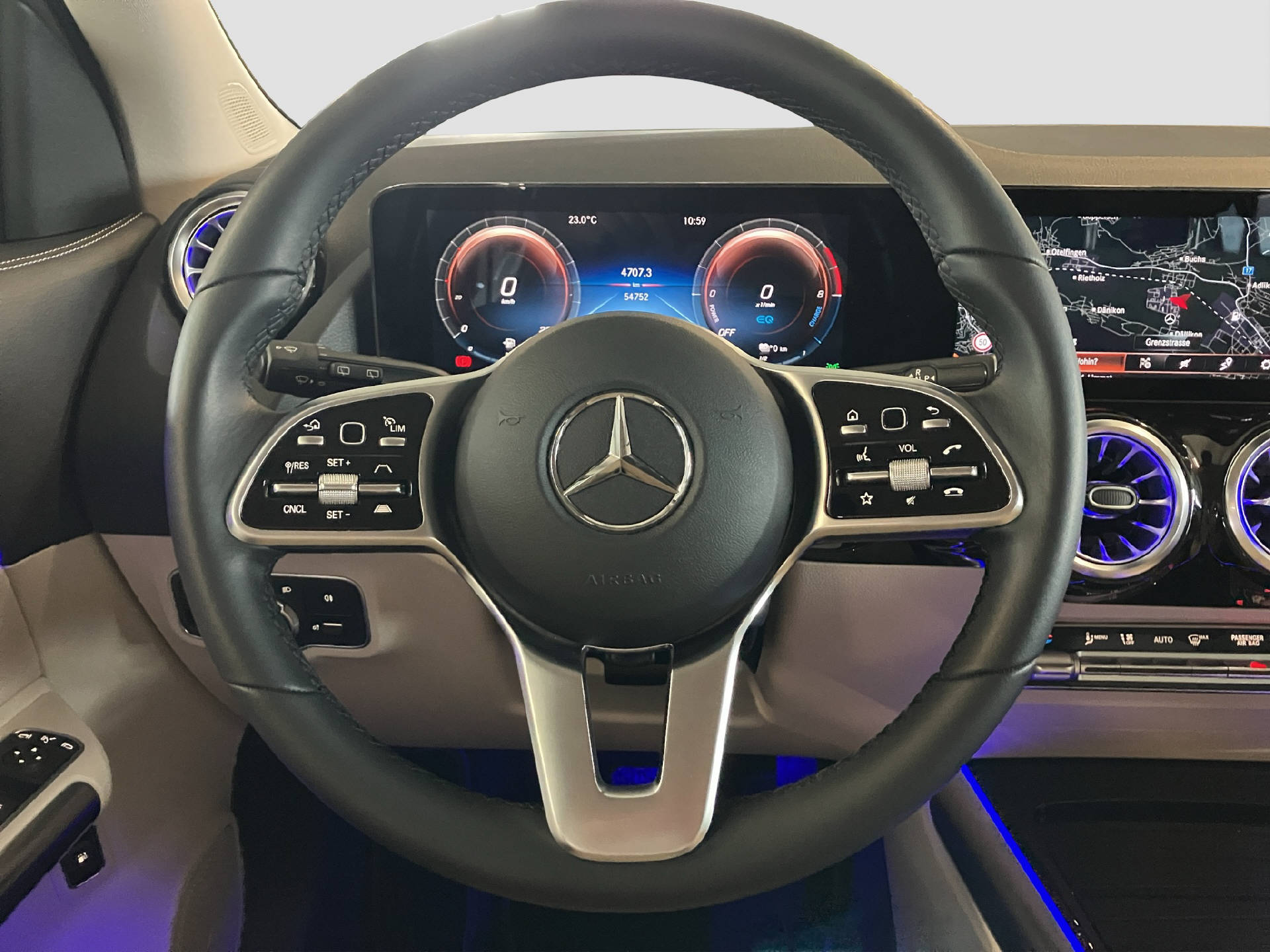 MERCEDES-BENZ GLA 250 e Progressive-image-9