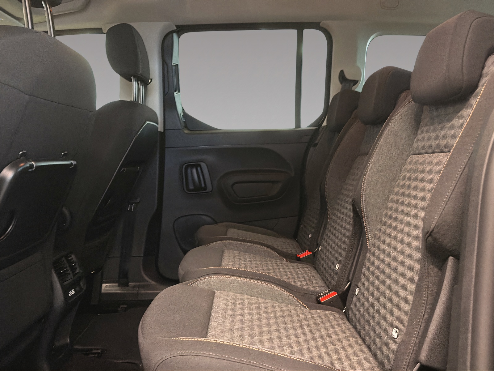PEUGEOT Rifter Long 1.5 BlueHDi 130 GT-image-15