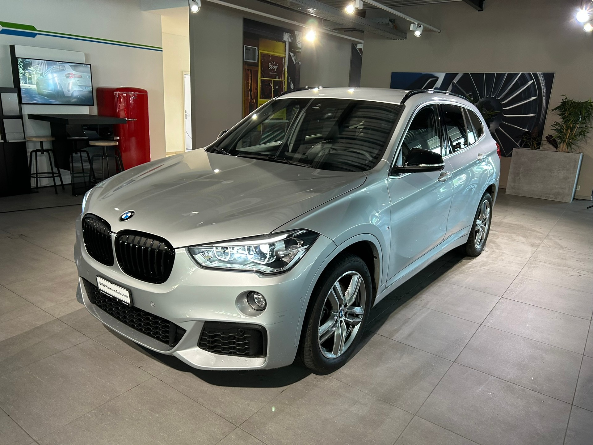 BMW X1 xDrive 20d M Sport Steptronic-showroom-element-1