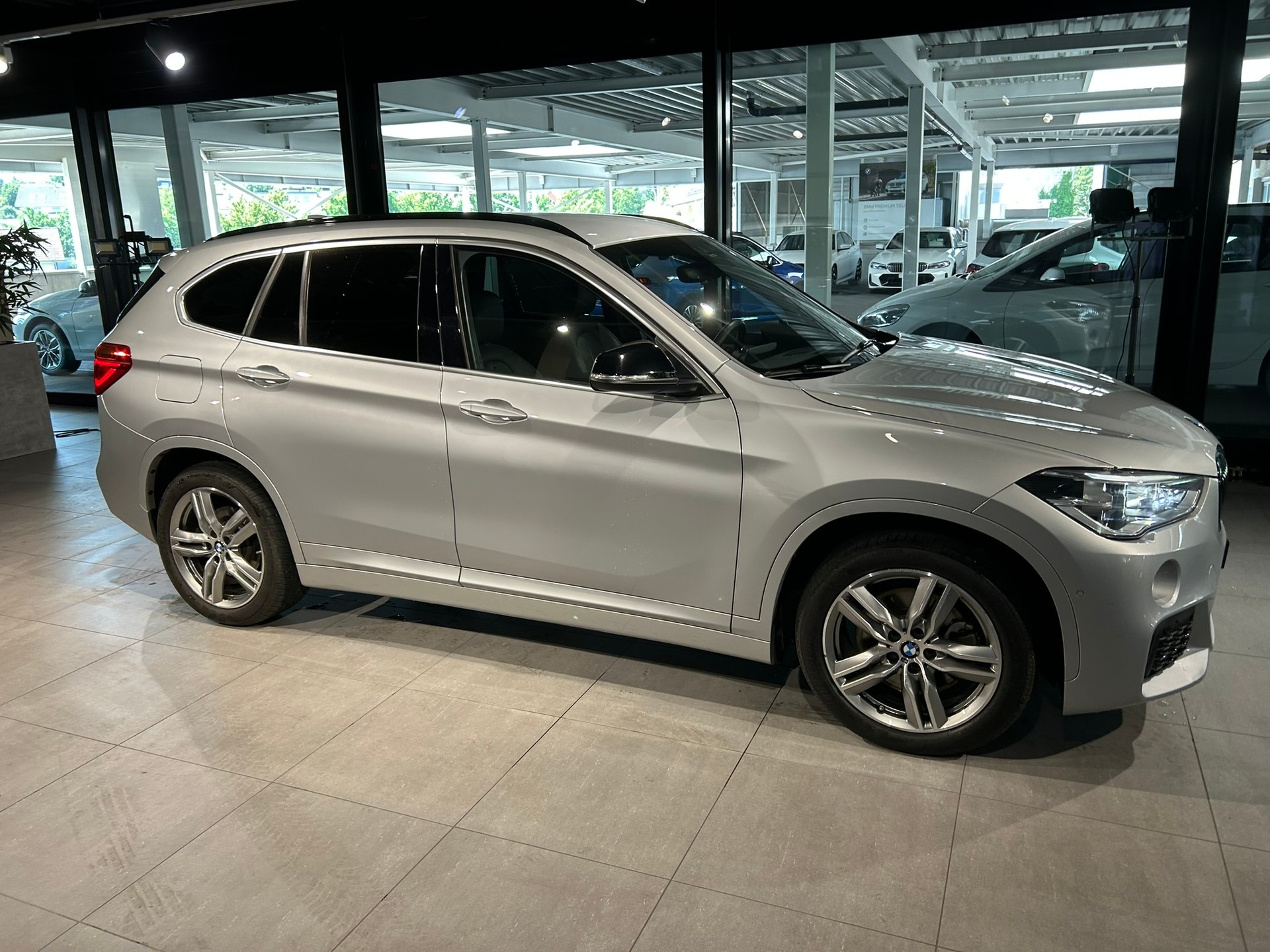 BMW X1 xDrive 20d M Sport Steptronic-showroom-element-3