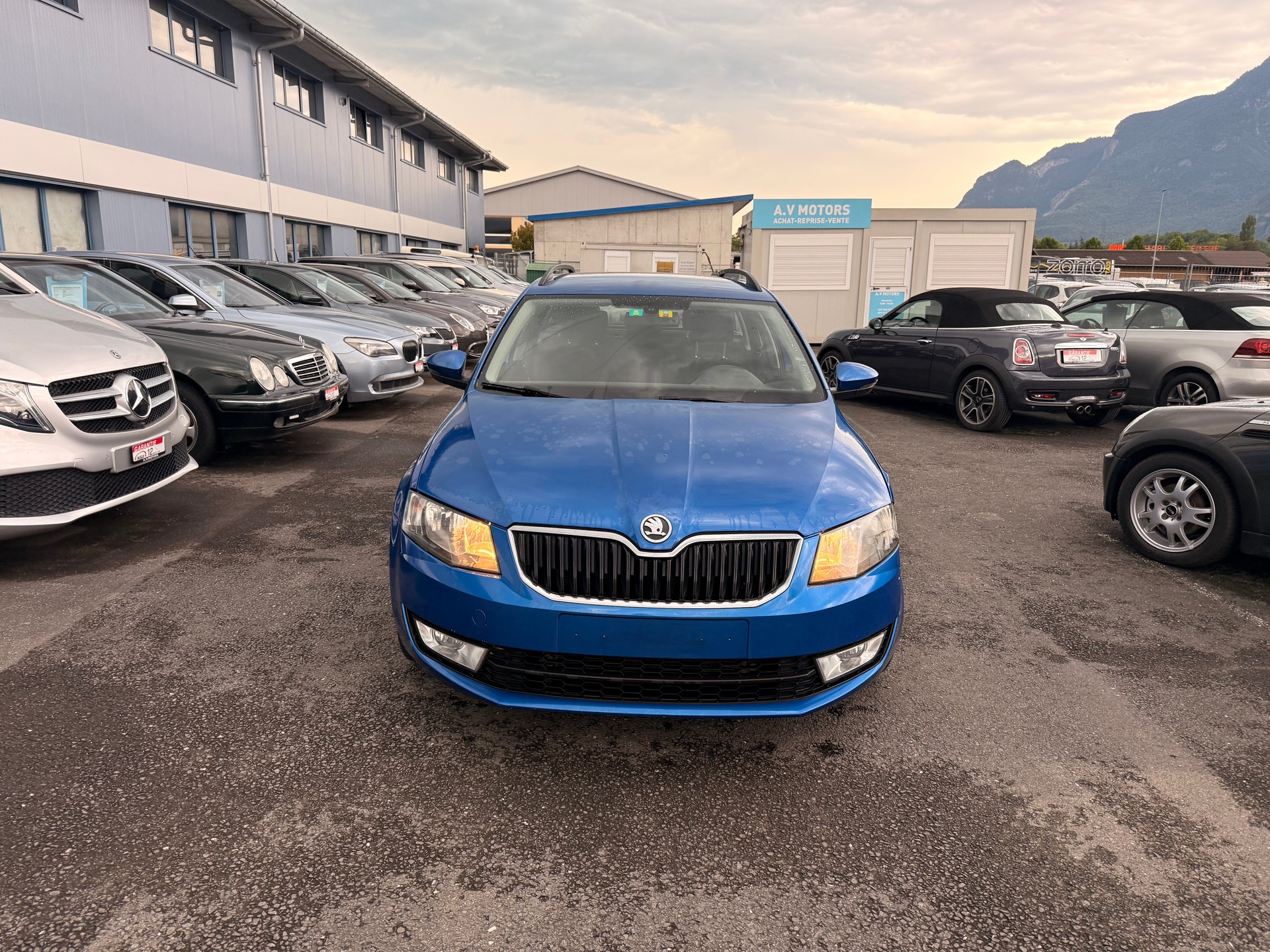 SKODA Octavia Combi 1.4 TSI Active-image-1