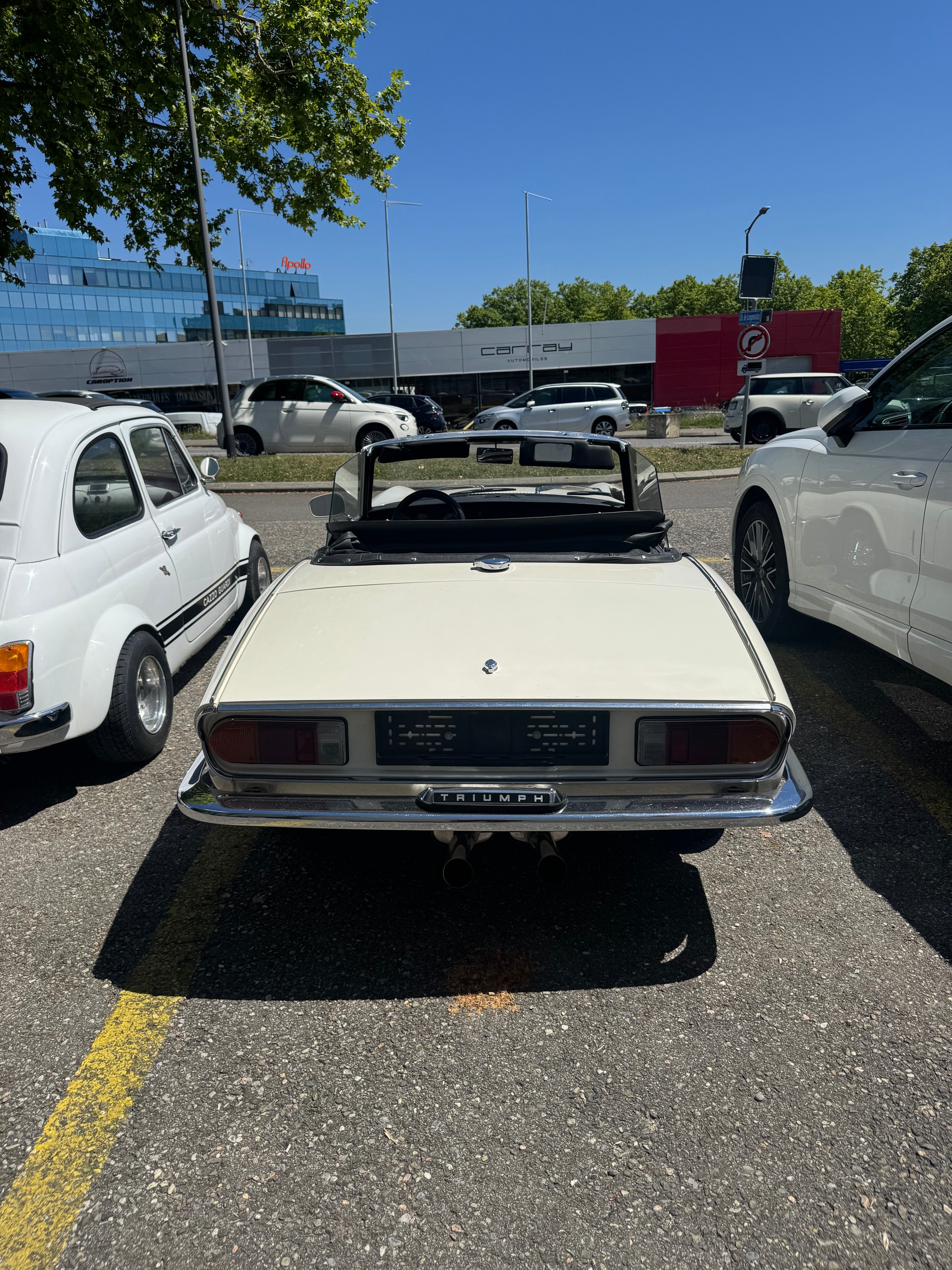 TRIUMPH IV-showroom-element-3