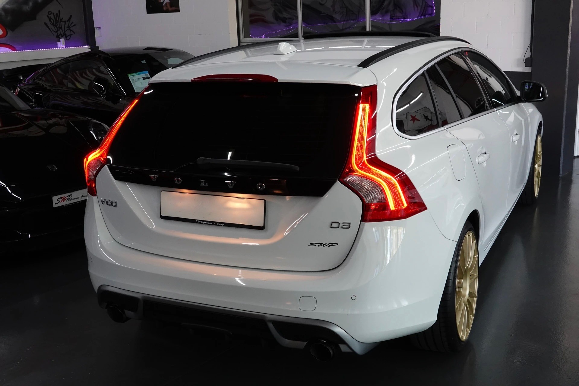 VOLVO V60 D3 R-Design Geartronic-image-4