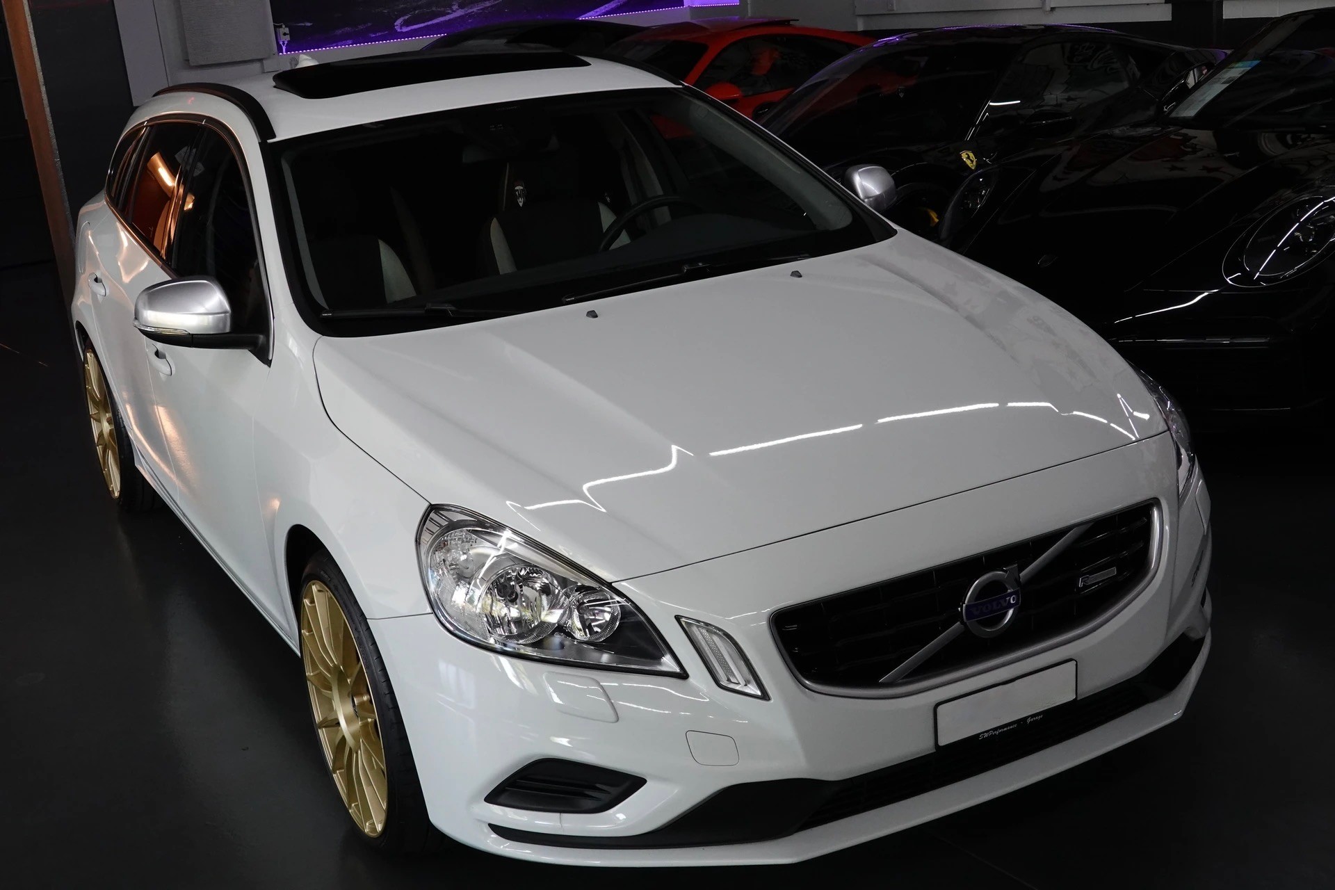 VOLVO V60 D3 R-Design Geartronic-image-2
