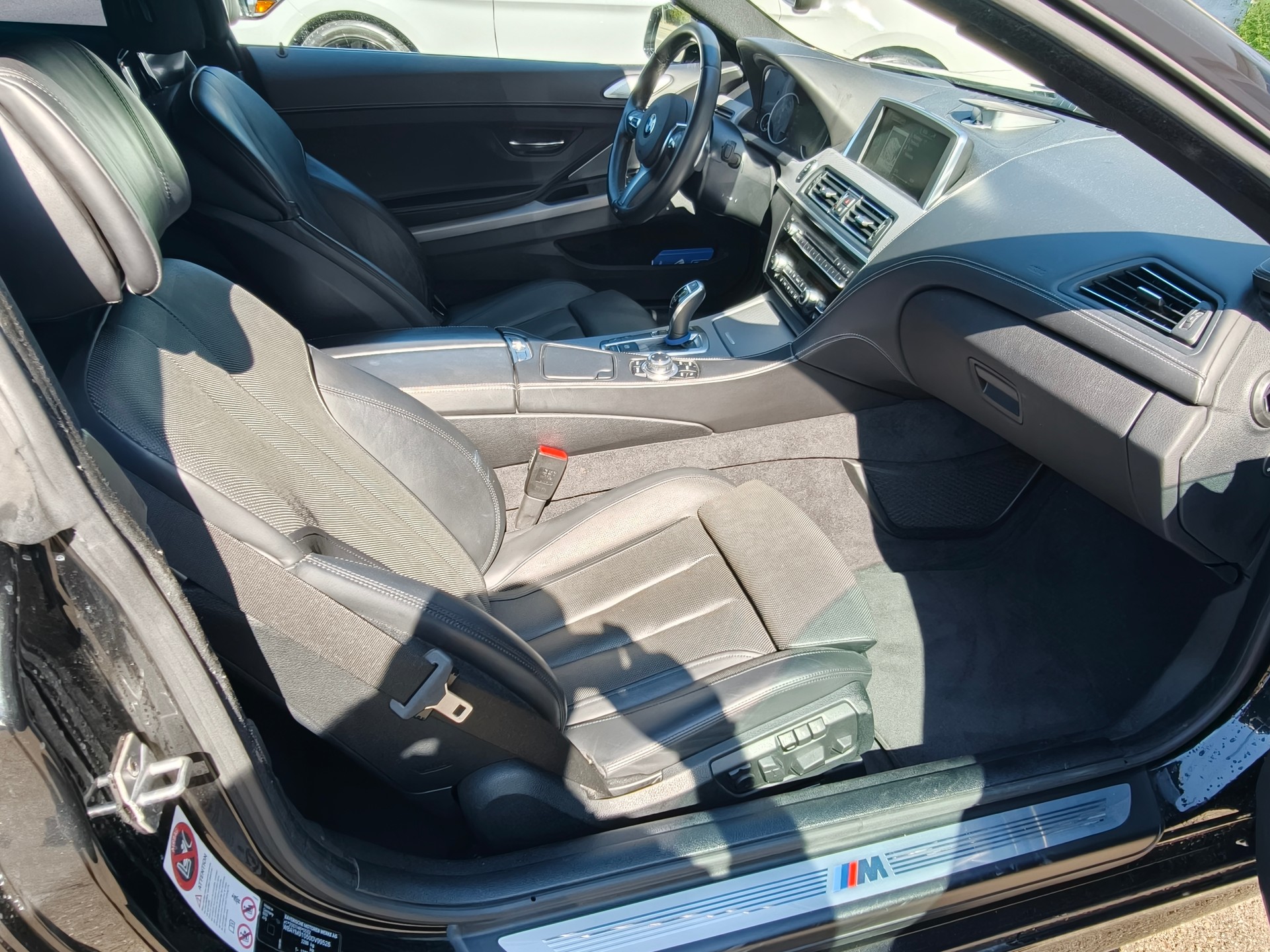 BMW 650i Coupé-image-15
