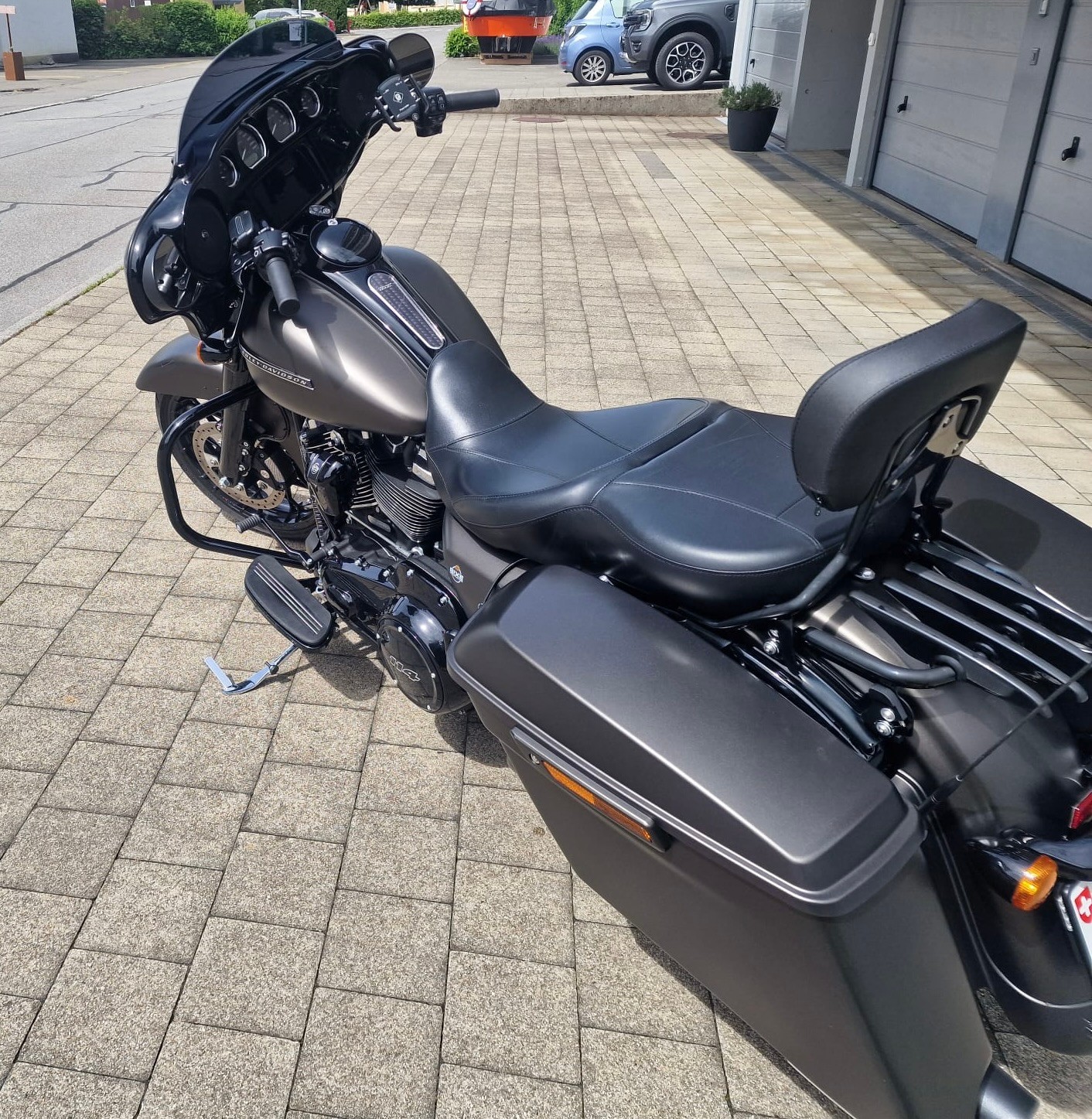 HARLEY-DAVIDSON Touring-image-2