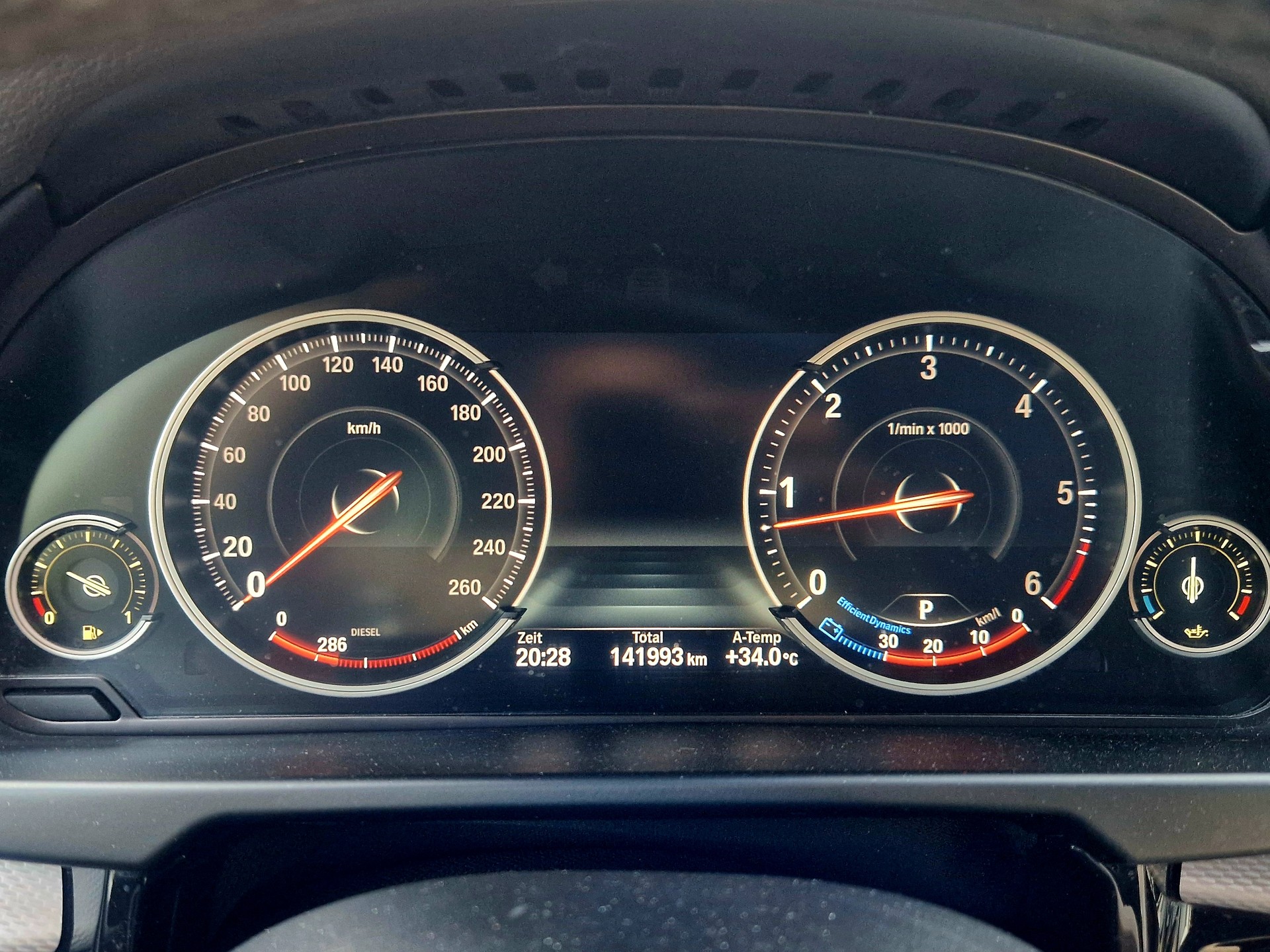 BMW XDrive 40d M-Packed-image-15