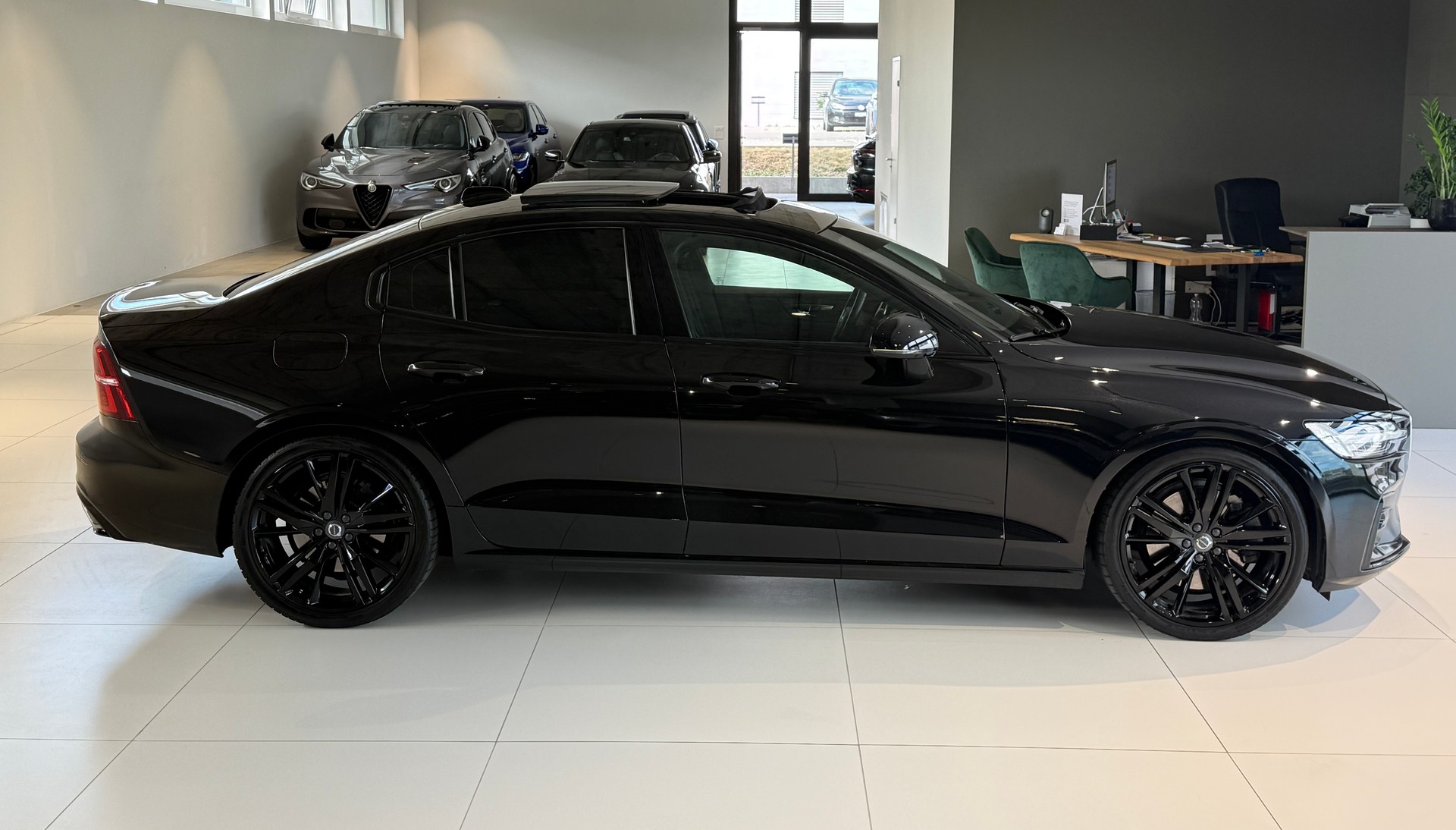 VOLVO S60 T6 AWD R-Design Geartronic ***CH-Fahrzeug***4x4***310PS***Panoramadach-image-26