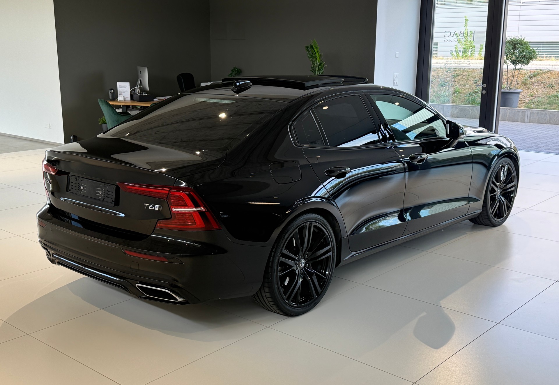 VOLVO S60 T6 AWD R-Design Geartronic ***CH-Fahrzeug***4x4***310PS***Panoramadach-image-25