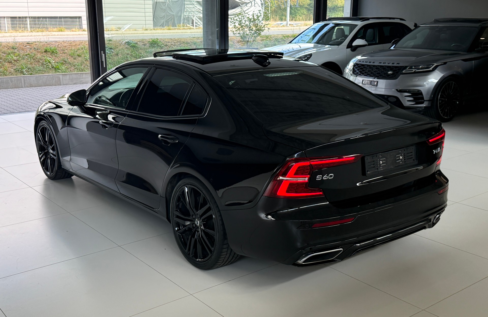 VOLVO S60 T6 AWD R-Design Geartronic ***CH-Fahrzeug***4x4***310PS***Panoramadach-image-23