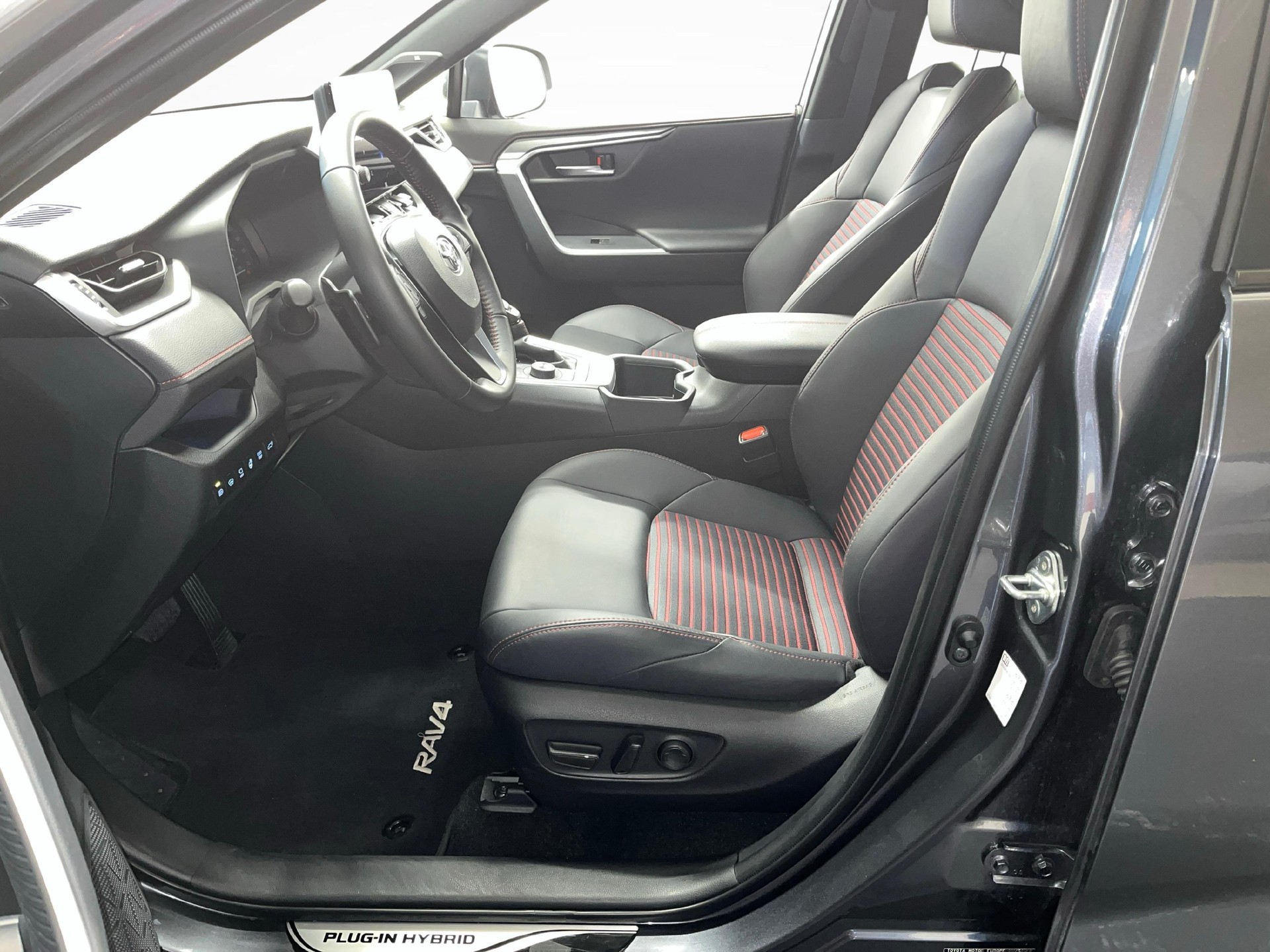 TOYOTA RAV4 2.5 Plug-In-Hybrid Premium-image-9