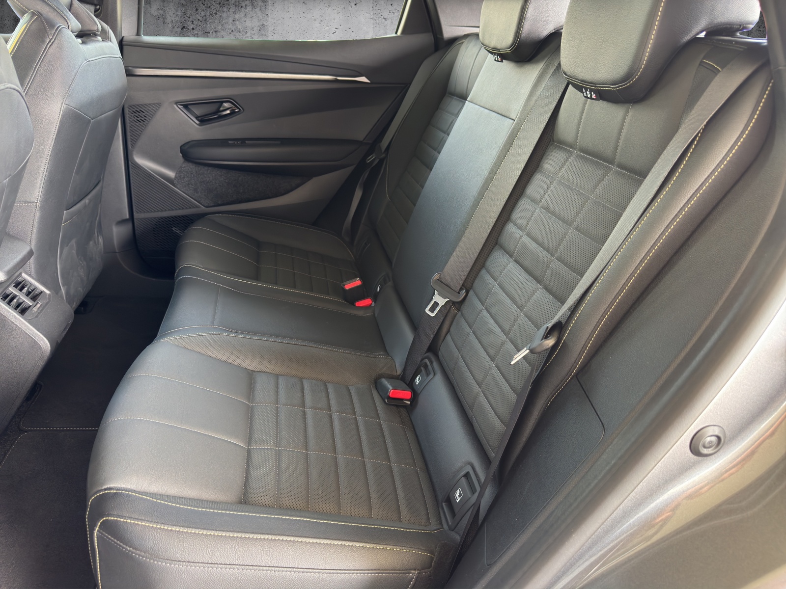RENAULT Mégane E-TECH EV60 Iconic *Leder*Harman Kardon*-image-24