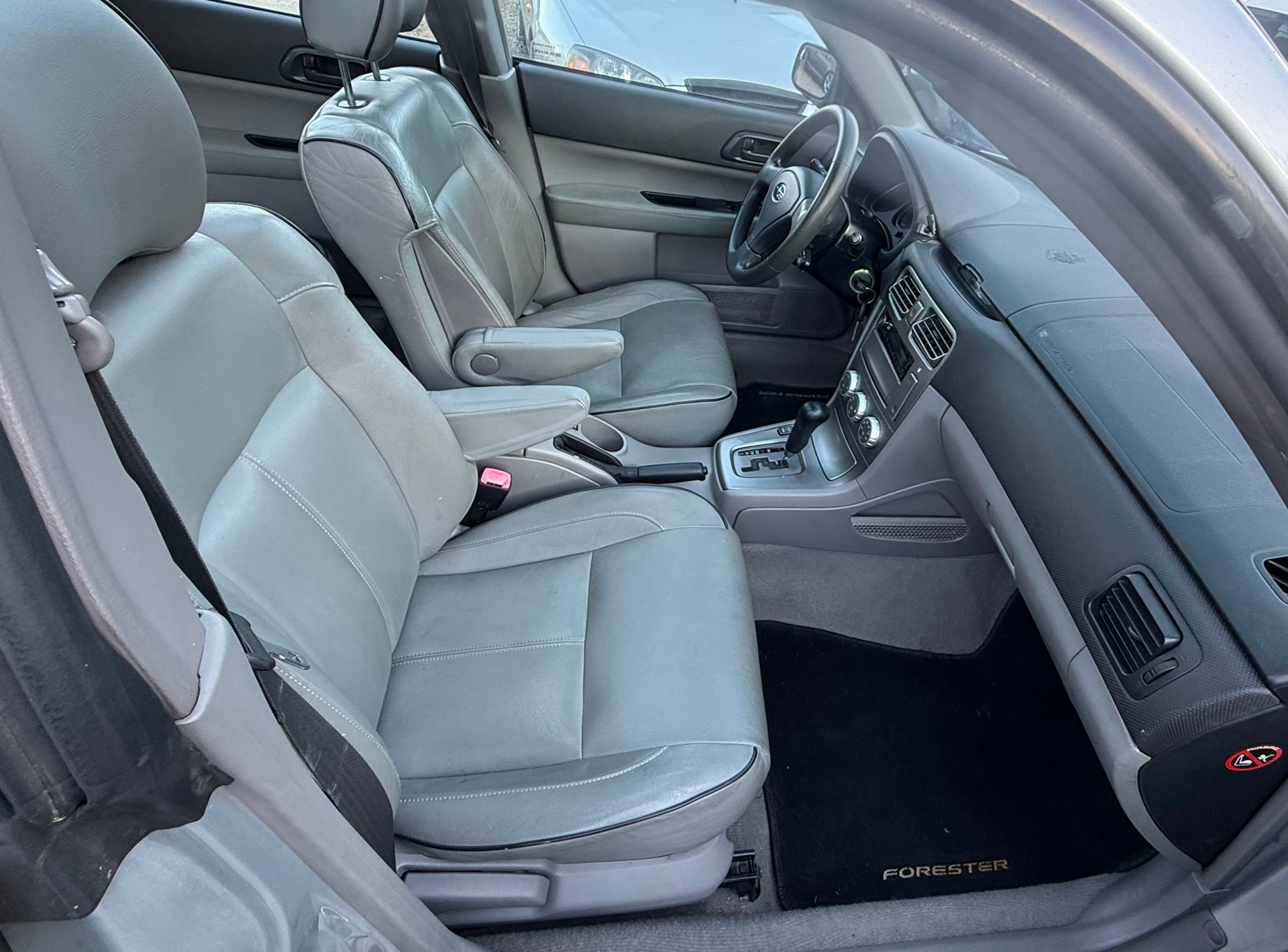SUBARU Forester 2.0X Comfort Automatic-image-4