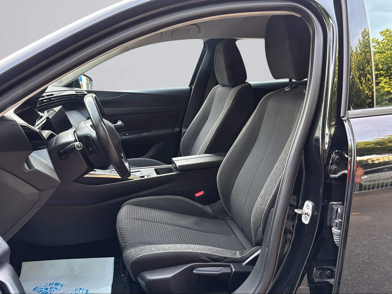 PEUGEOT 308 SW 1.2 Pure Tech Active Pack EAT8-image-9
