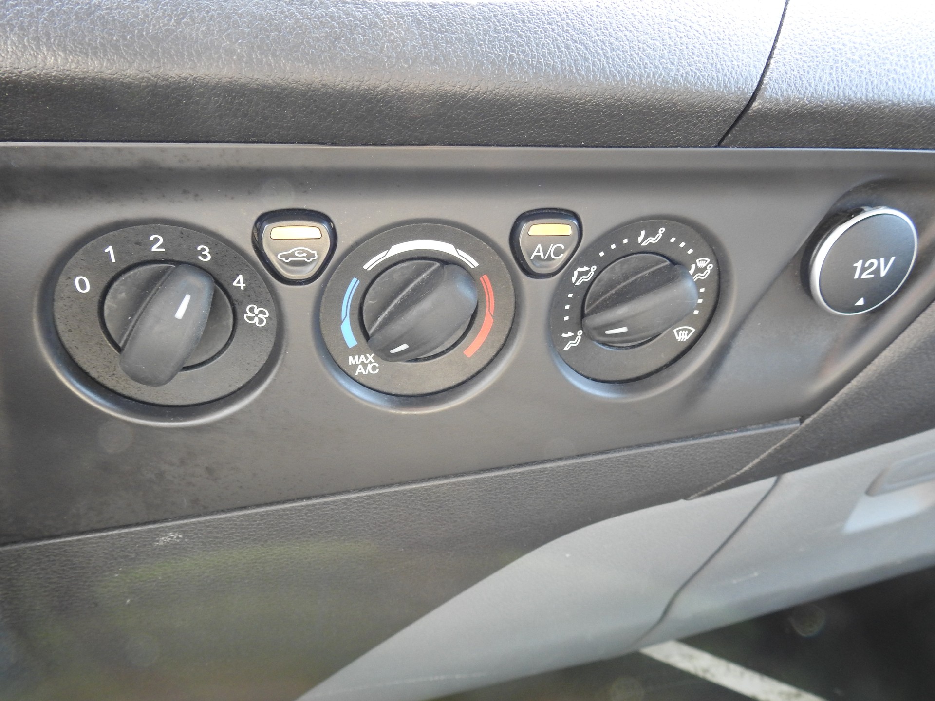 FORD Transit Custom Van 270 L1H1 Ambiente-image-22