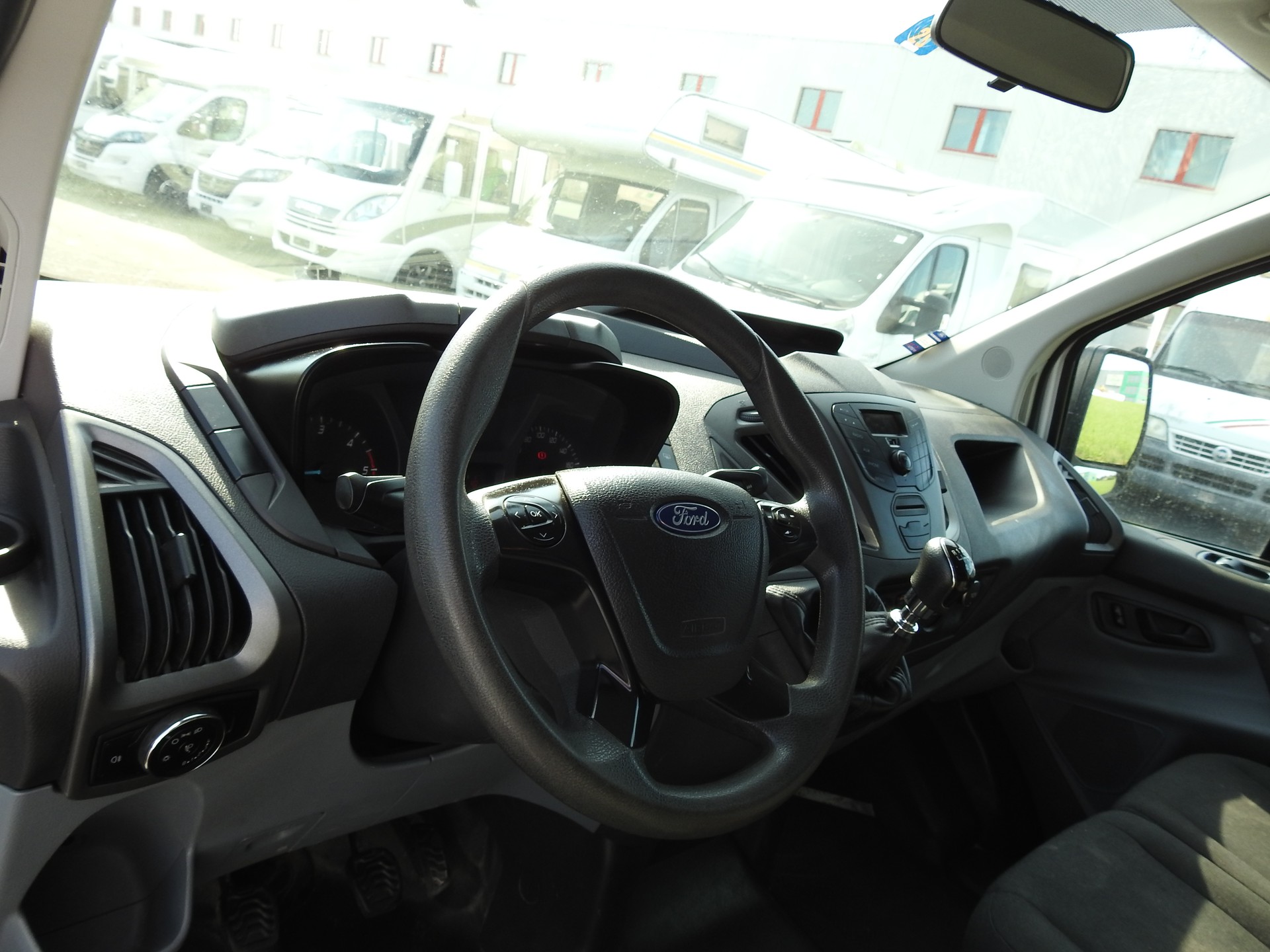 FORD Transit Custom Van 270 L1H1 Ambiente-image-17