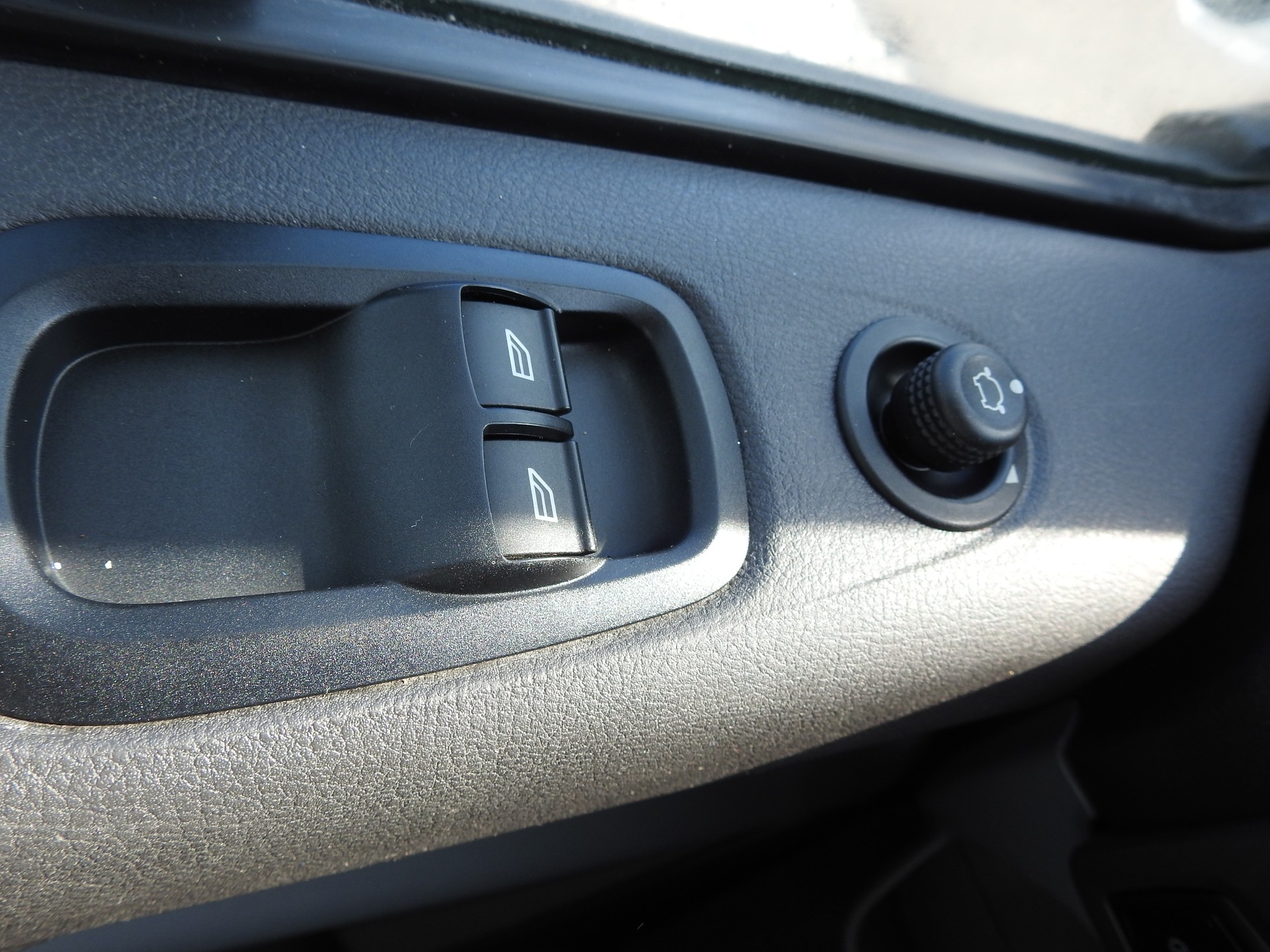 FORD Transit Custom Van 270 L1H1 Ambiente-image-27