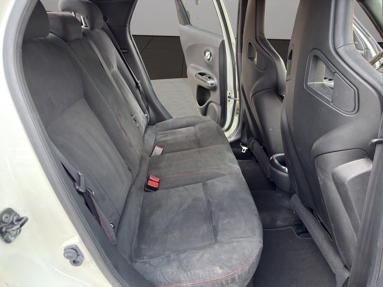 NISSAN Juke 1.6 DIG-T Nismo RS 4x4 Xtronic M-CVT-image-17