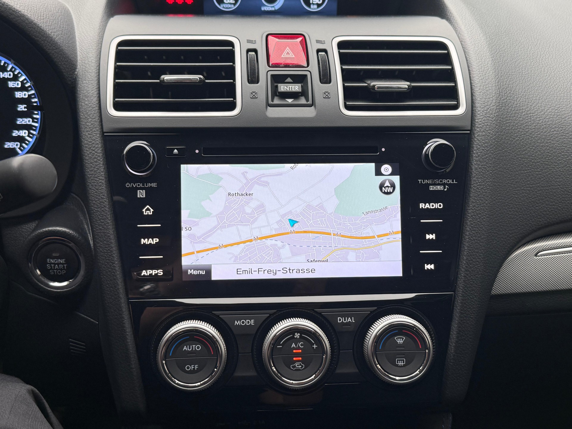 SUBARU Levorg 2.0i Swiss Plus-image-13