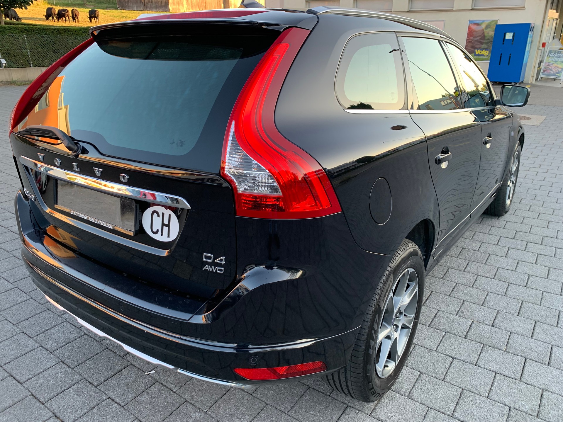 VOLVO XC60 D4 AWD OceanRace Geartronic-image-3