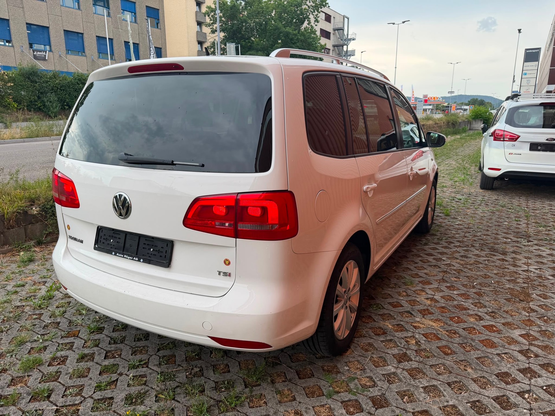 VW Touran 1.4 TSI Comfortline 7plätze-image-4