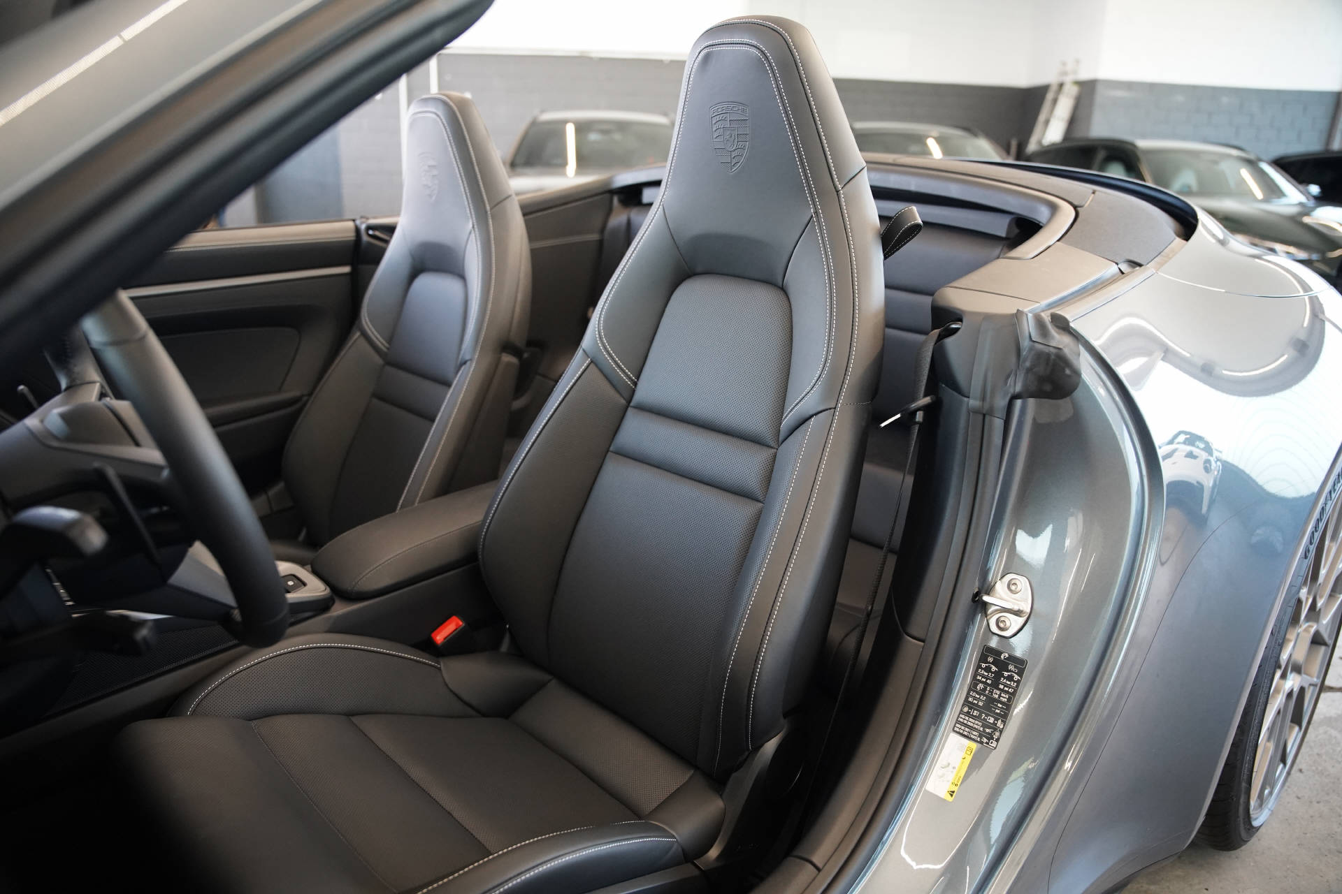 PORSCHE 911 Carrera Cabriolet PDK-image-9
