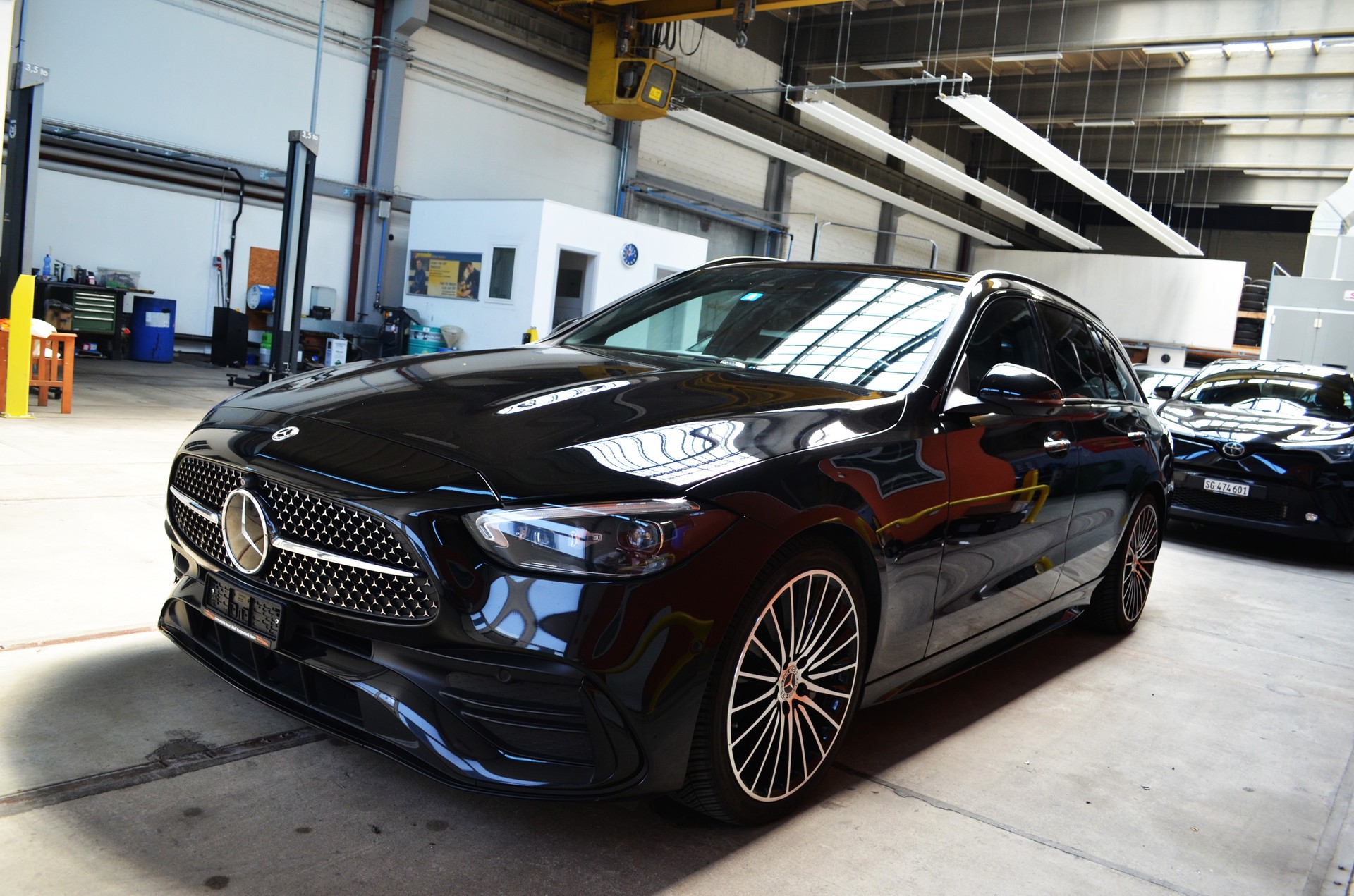 MERCEDES-BENZ C 220 d T 4Matic AMG Line-image-2