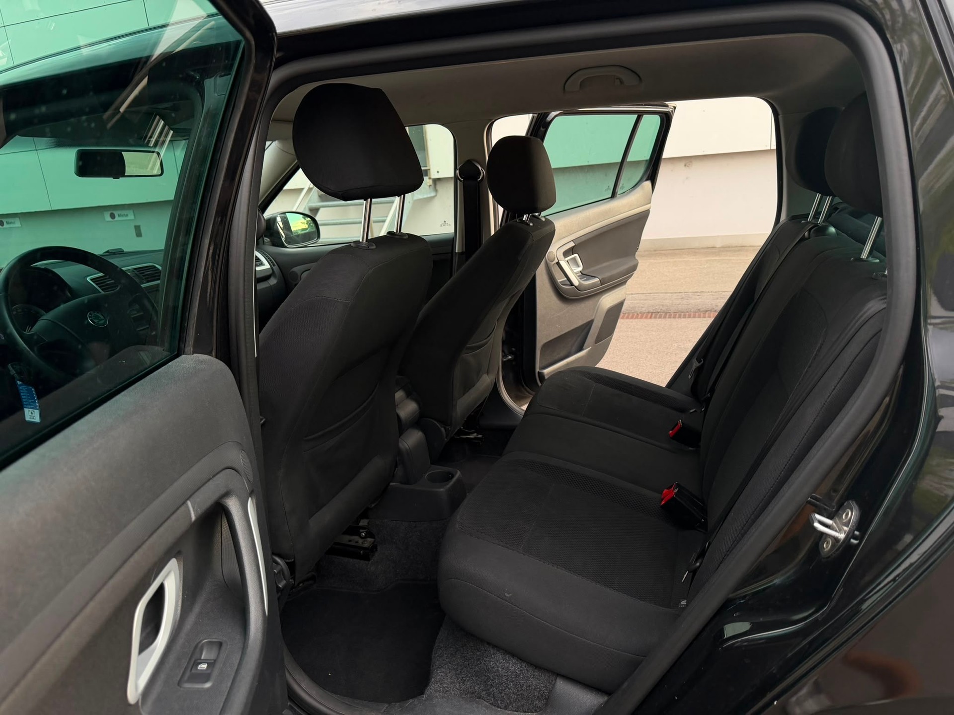 SKODA Fabia 1.6 Ambiente Tiptronic-image-10