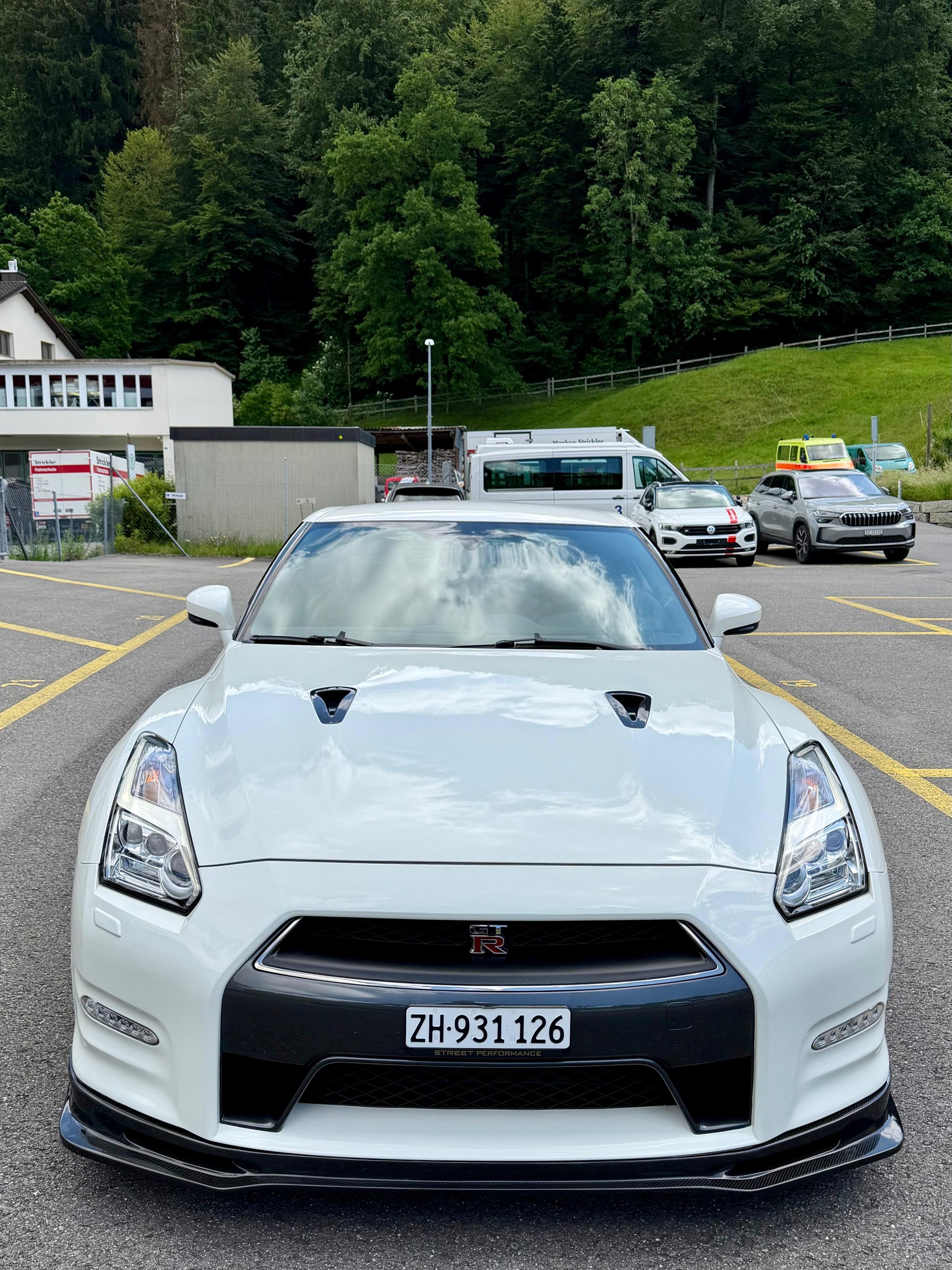 NISSAN 3.8 V6 BiT Track Edition-image-1