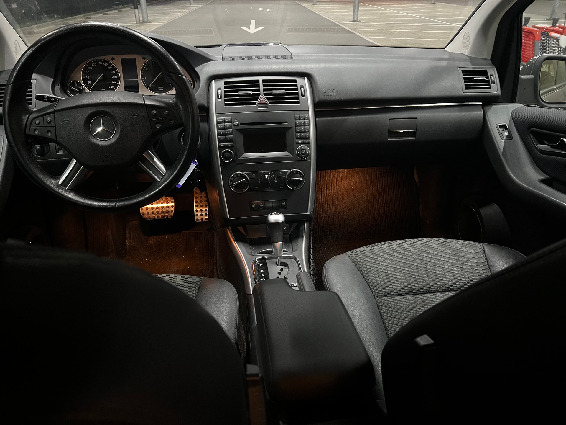MERCEDES-BENZ B 180 My Star Autotronic-image-2