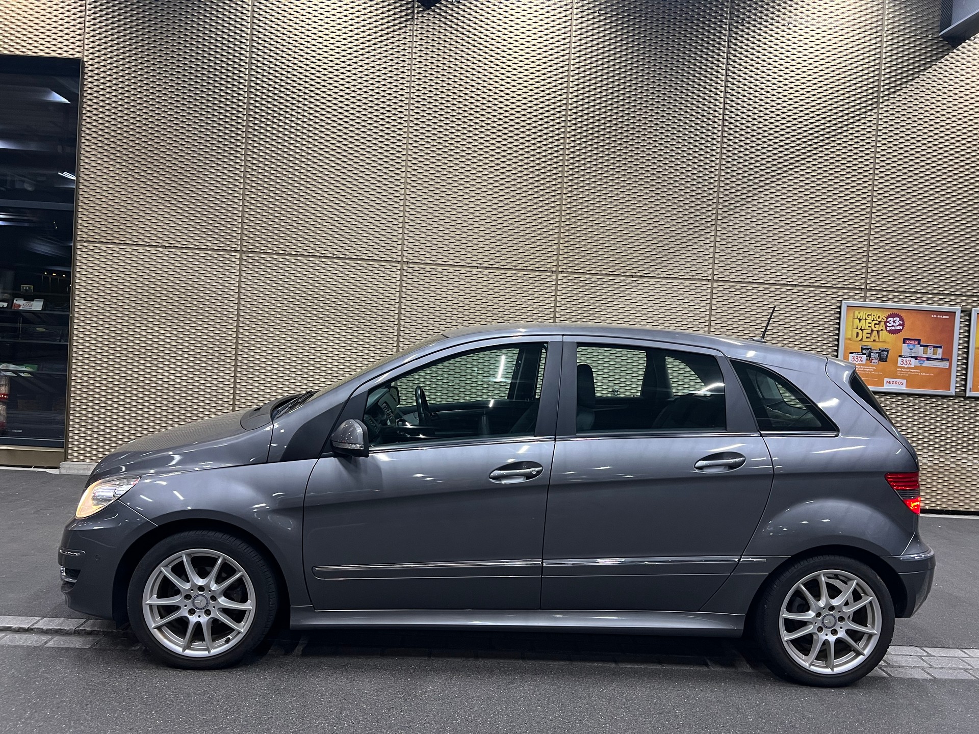 MERCEDES-BENZ B 180 My Star Autotronic-image-5