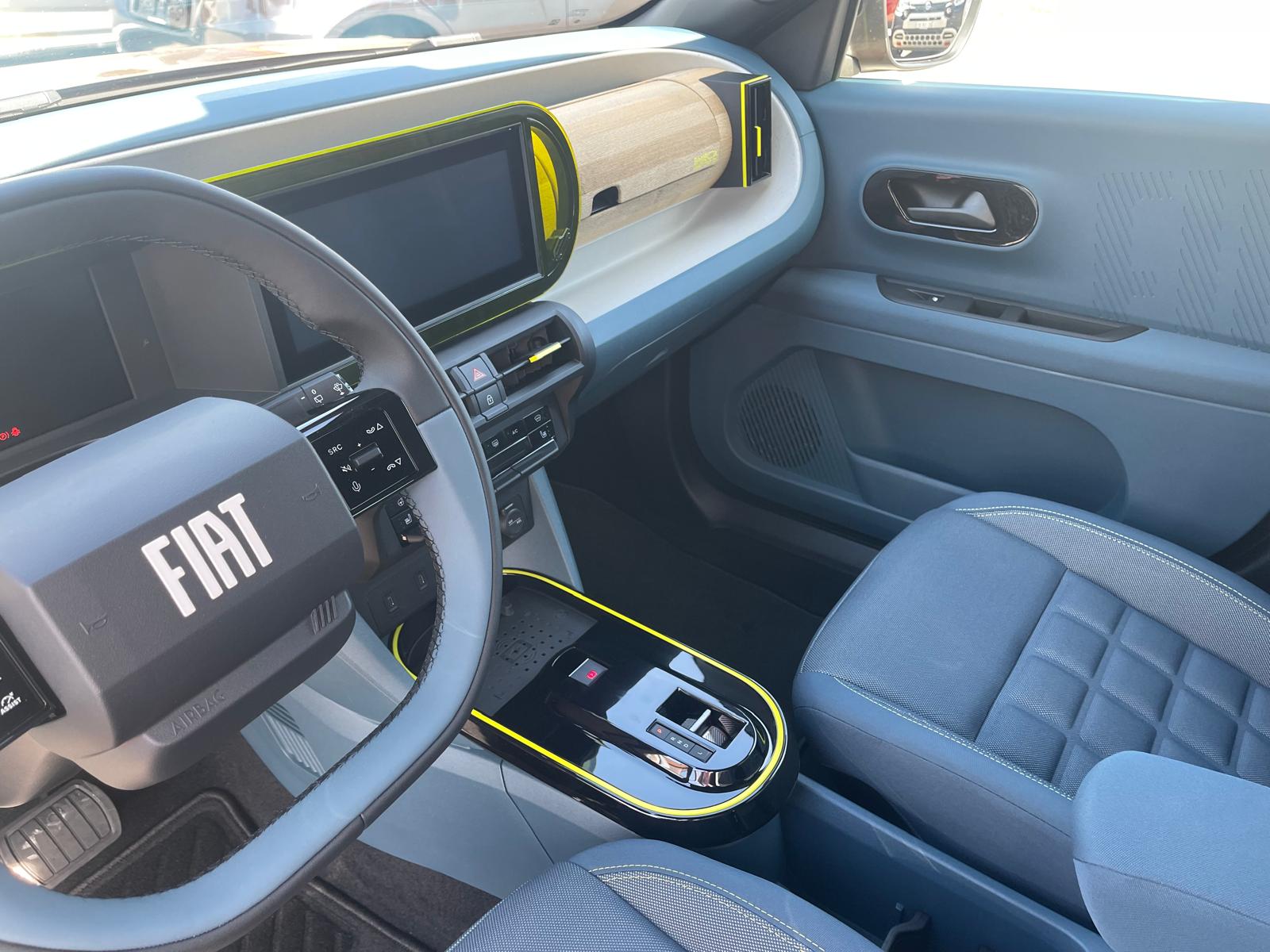 FIAT Grande Panda 1.2 Hybrid La Prima-image-8
