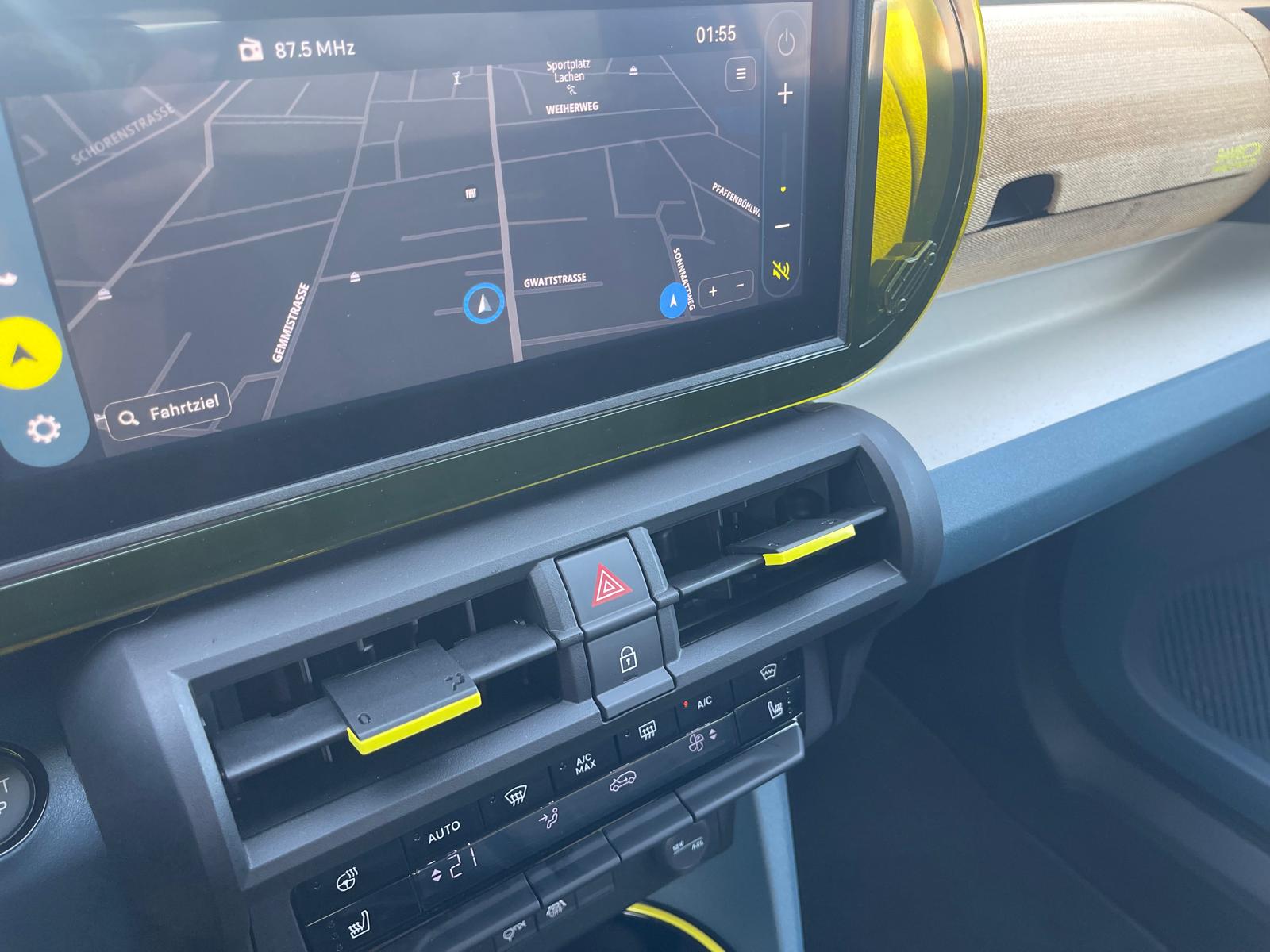 FIAT Grande Panda 1.2 Hybrid La Prima-image-18
