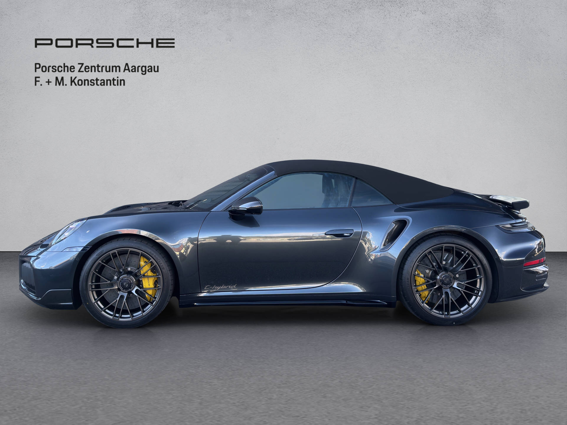 PORSCHE 911 Turbo S Cabriolet-image-1