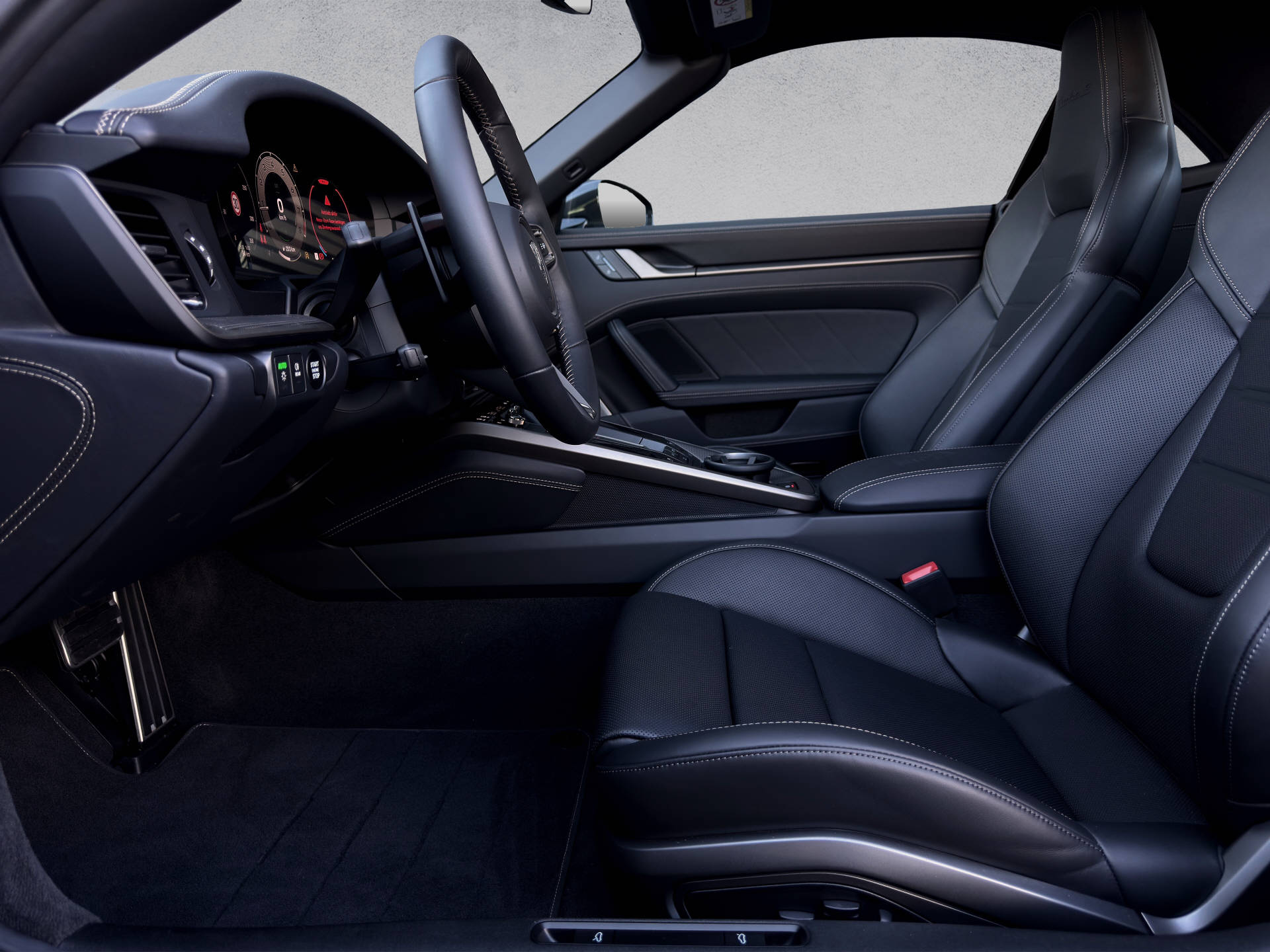 PORSCHE 911 Turbo S Cabriolet-image-6