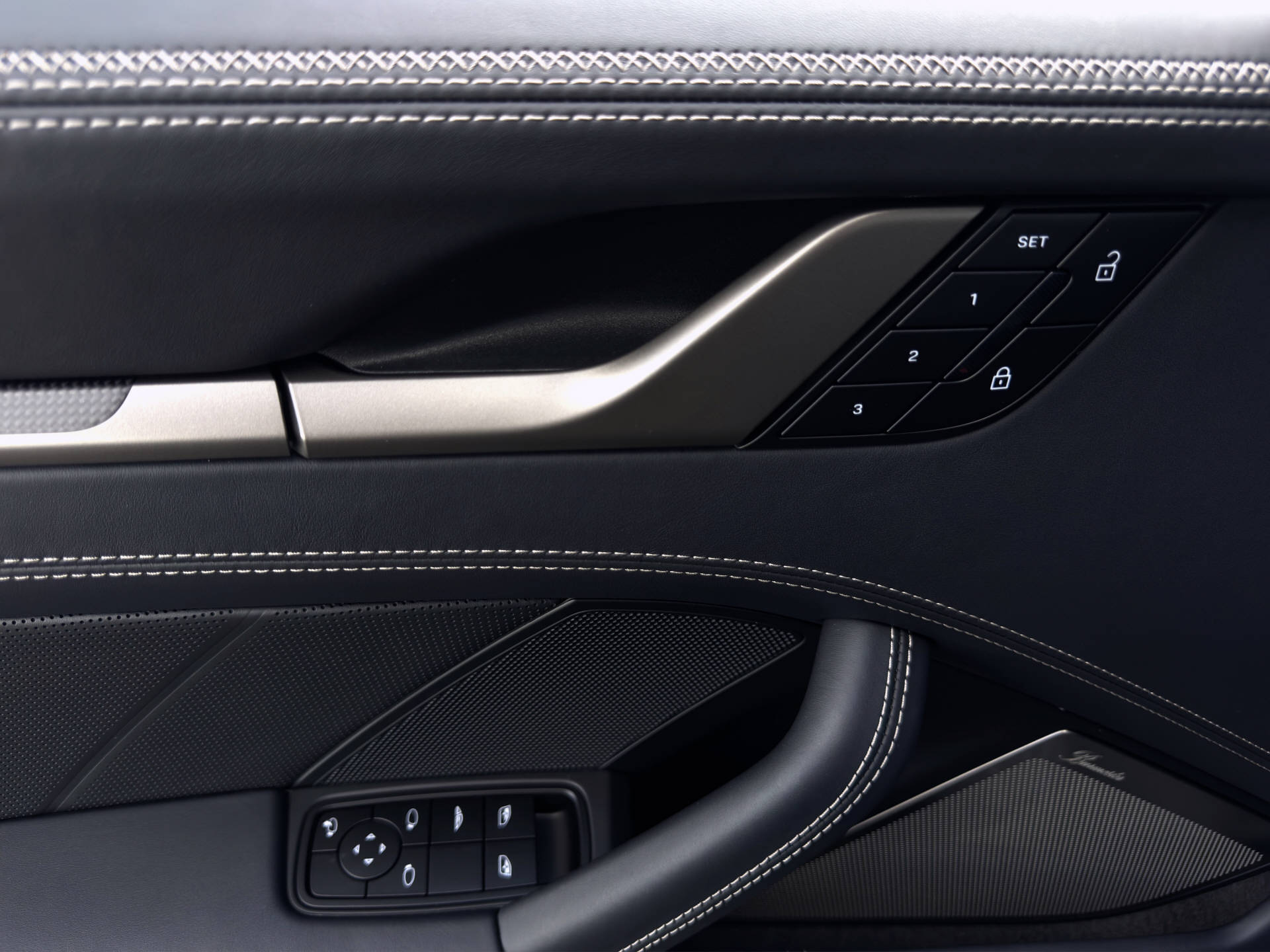 PORSCHE 911 Turbo S Cabriolet-image-9