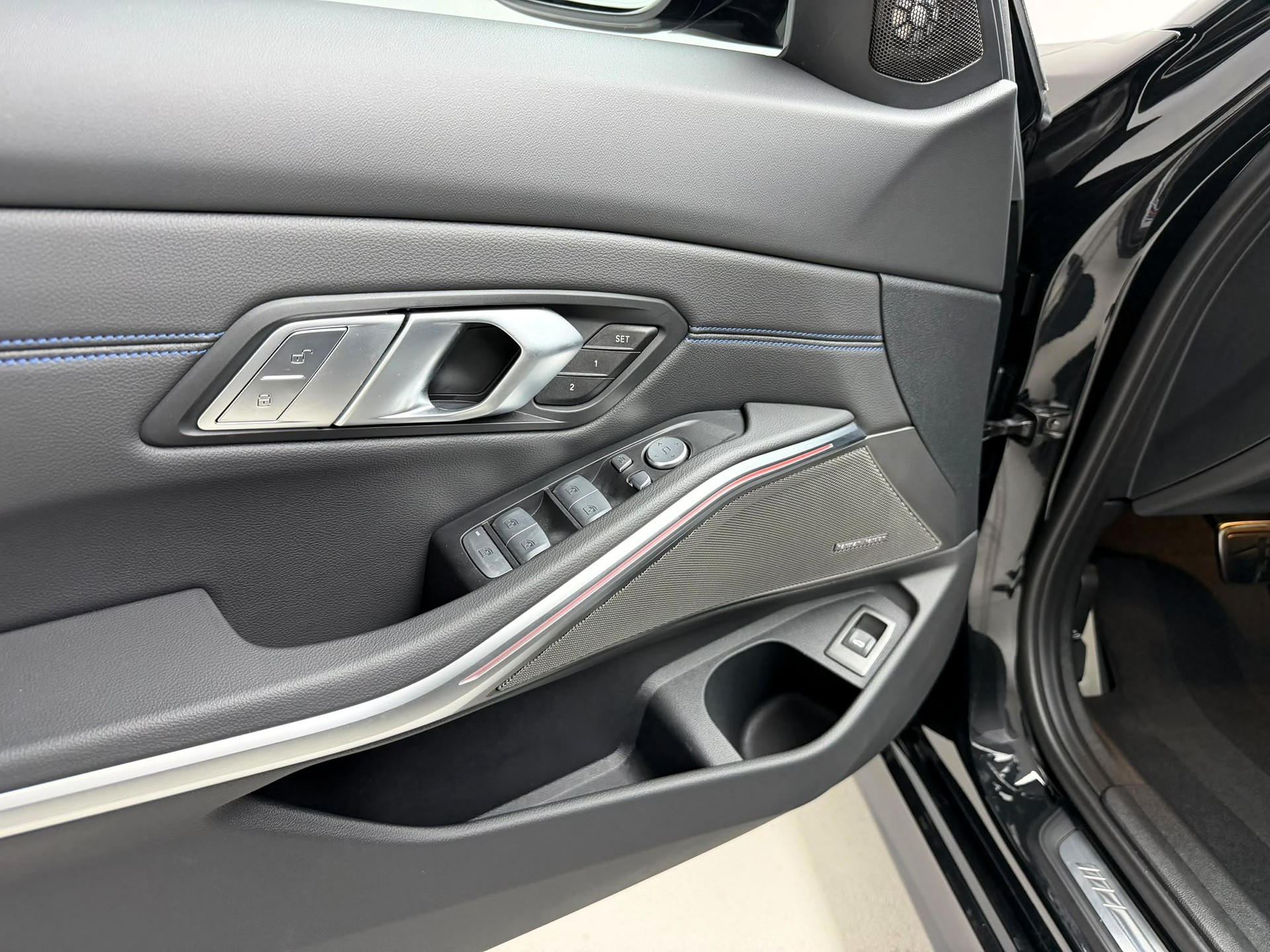 BMW M340i xDrive 48V Touring Steptronic M Sport Pro-image-16