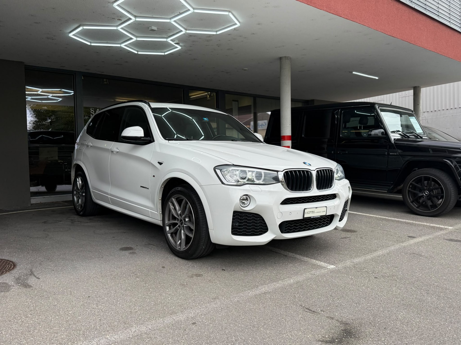 BMW X3 xDrive 20d M-Sport *HUD* *Pano-Dach* *Frisch ab MFK* Steptronic-showroom-element-2