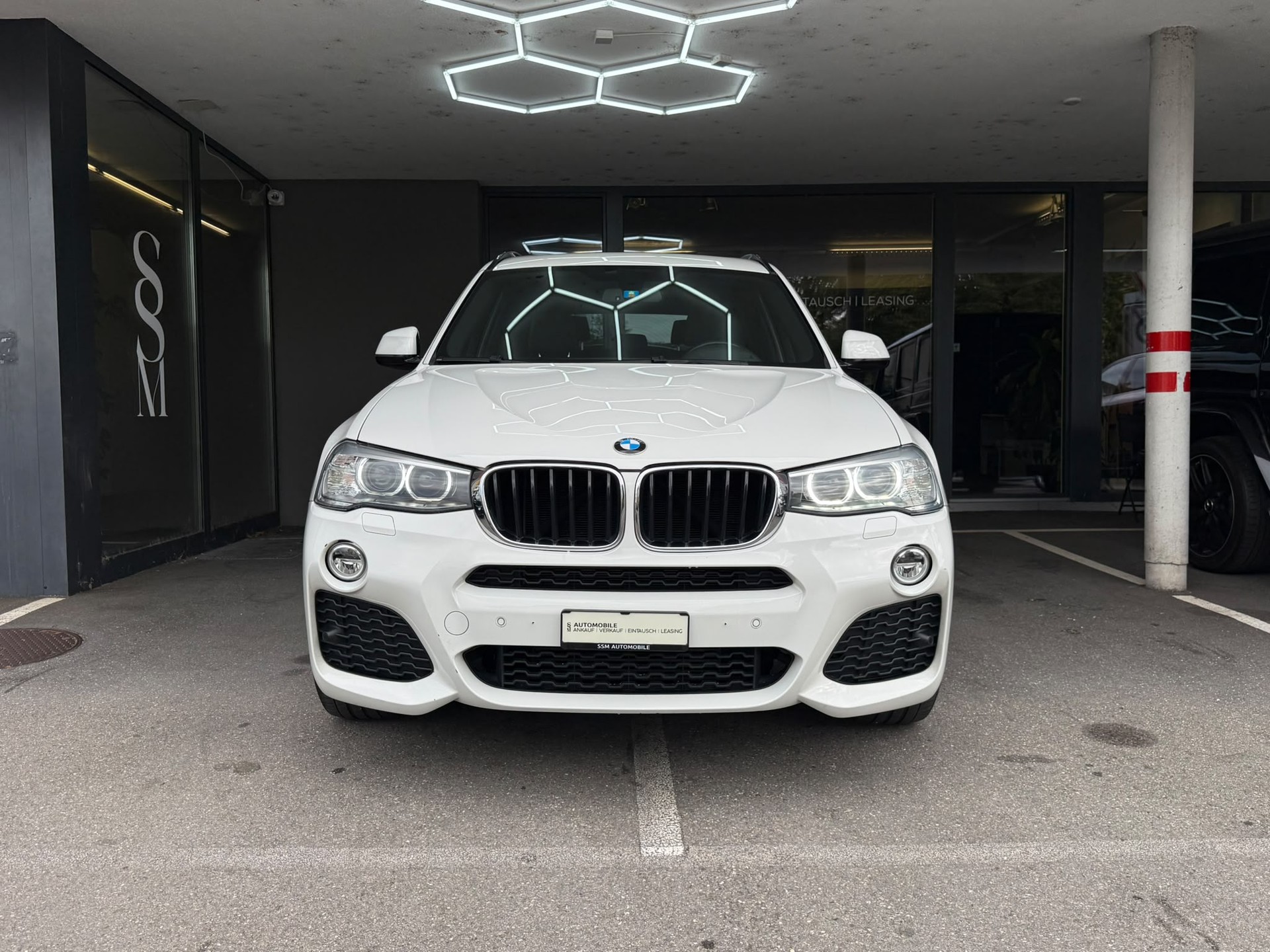BMW X3 xDrive 20d M-Sport *HUD* *Pano-Dach* *Frisch ab MFK* Steptronic-showroom-element-1