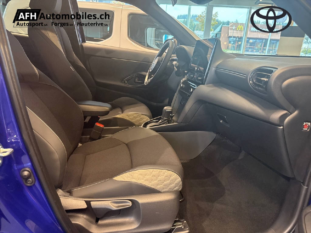 TOYOTA Yaris Cross 1.5 VVT-i HSD Premium AWD-i-image-16