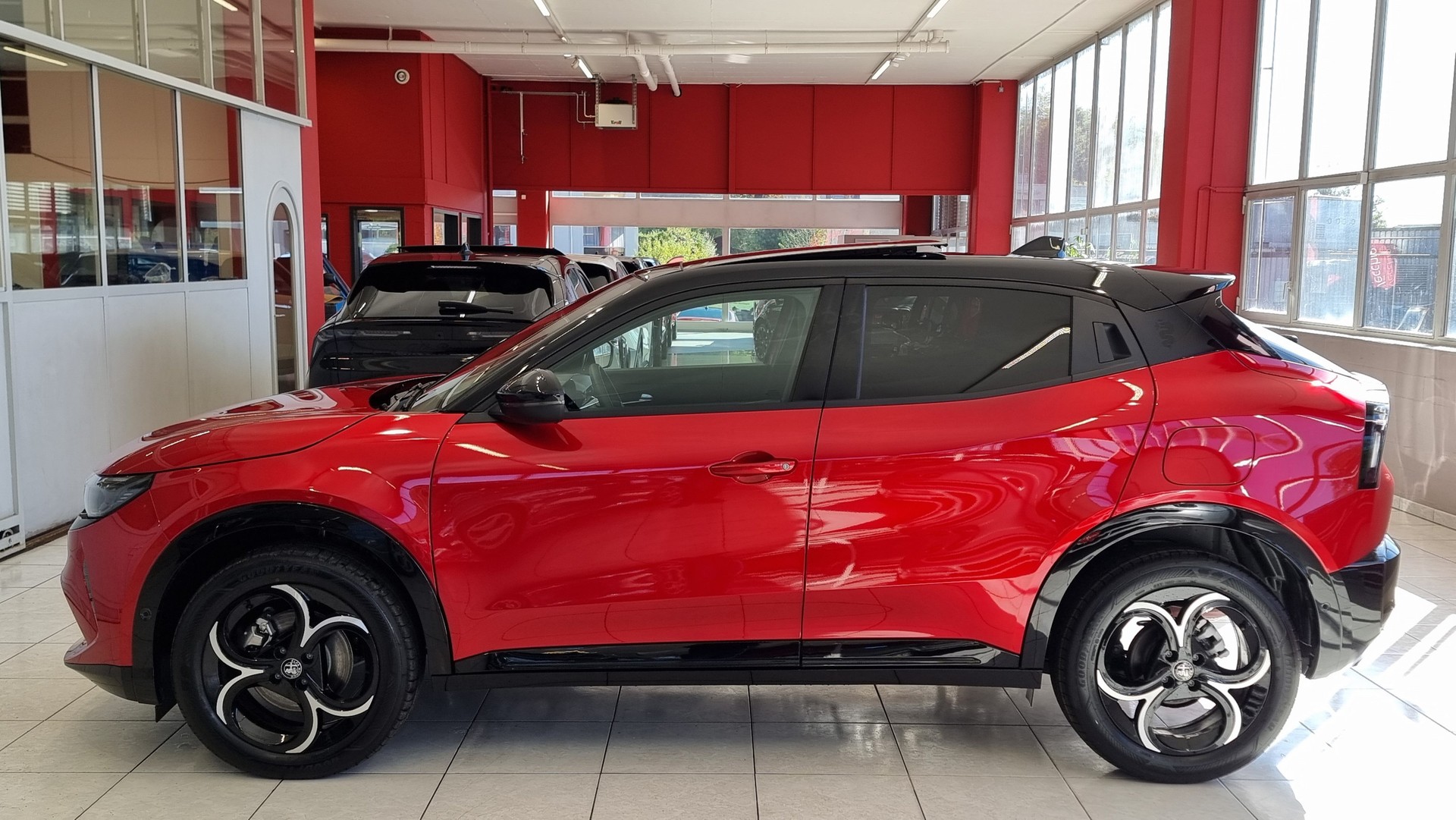 ALFA ROMEO Junior 1.2 TI Tech & Sky MY 26-showroom-element-2