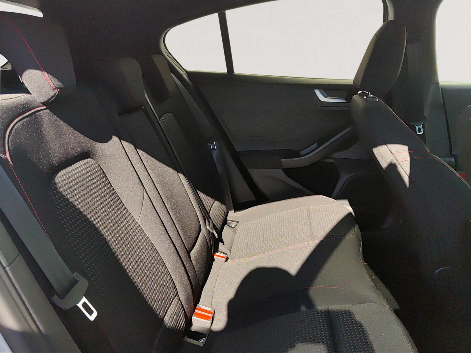 FORD Focus 1.0 MHEV ST-Line X Automat-image-8