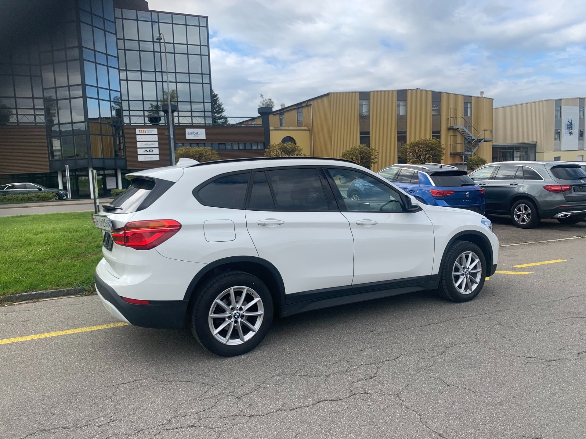 BMW X1 xDrive 18d Sport Line Steptronic-image-12
