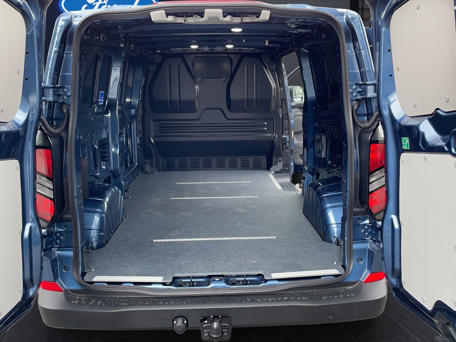 FORD Transit Custom Van 320 L2 2.0 EcoBlue 136 PS Trend-image-12