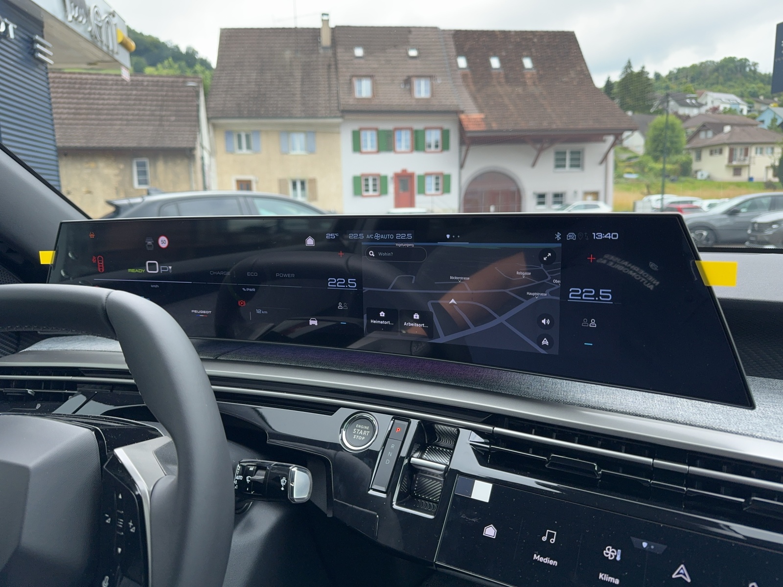 PEUGEOT 3008 e-Allure-image-8